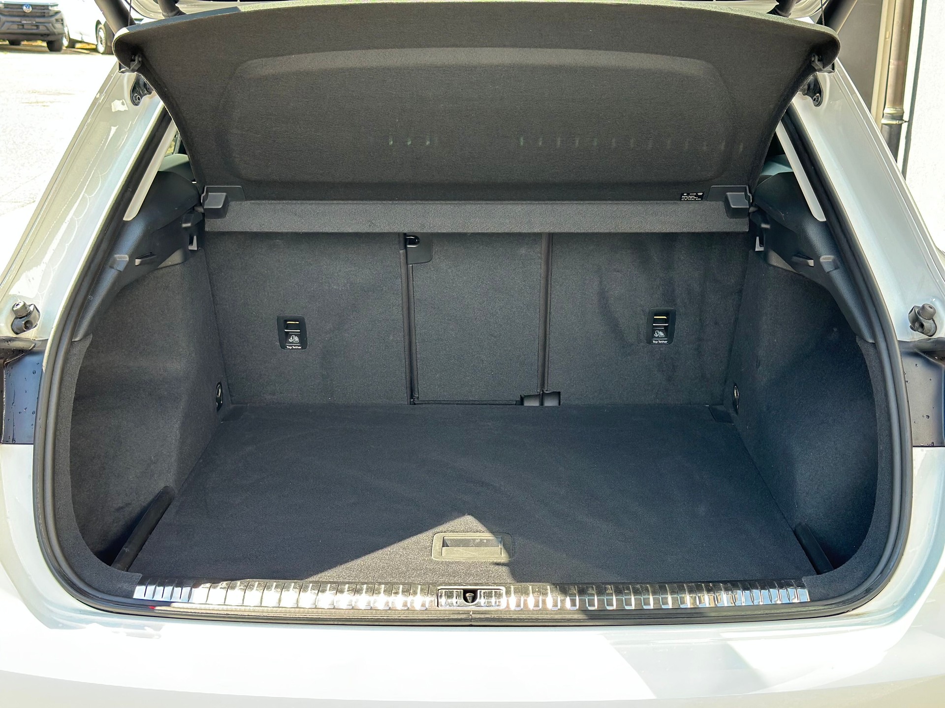 AUDI Q3 40 TFSI quattro S-tronic-image-8