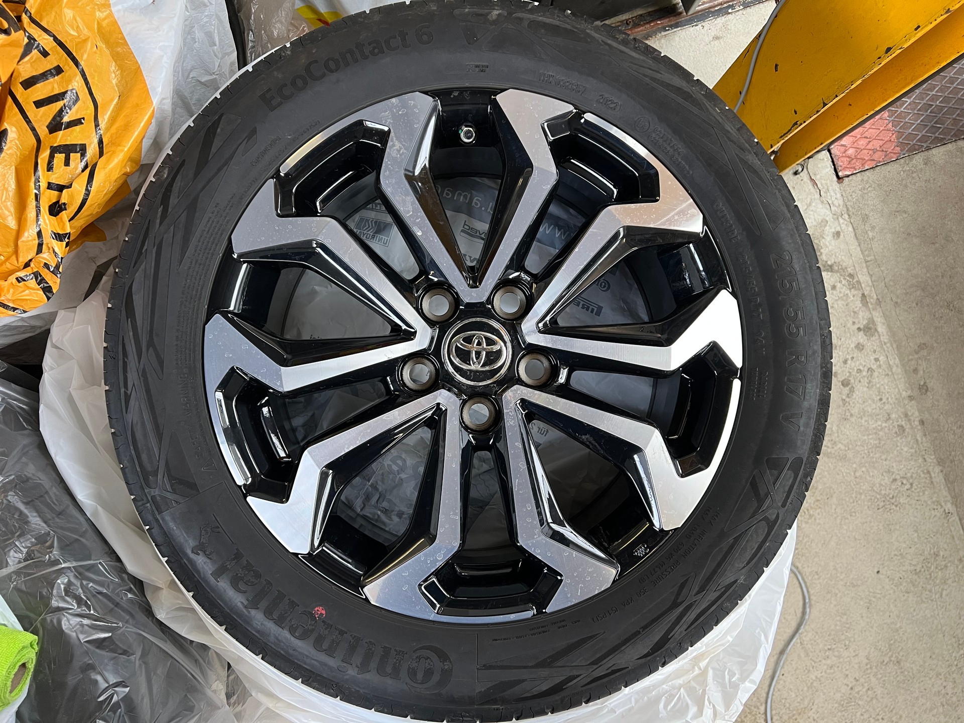 TOYOTA Yaris Cross 1.5 Trend e-CVT AWDi-image-10