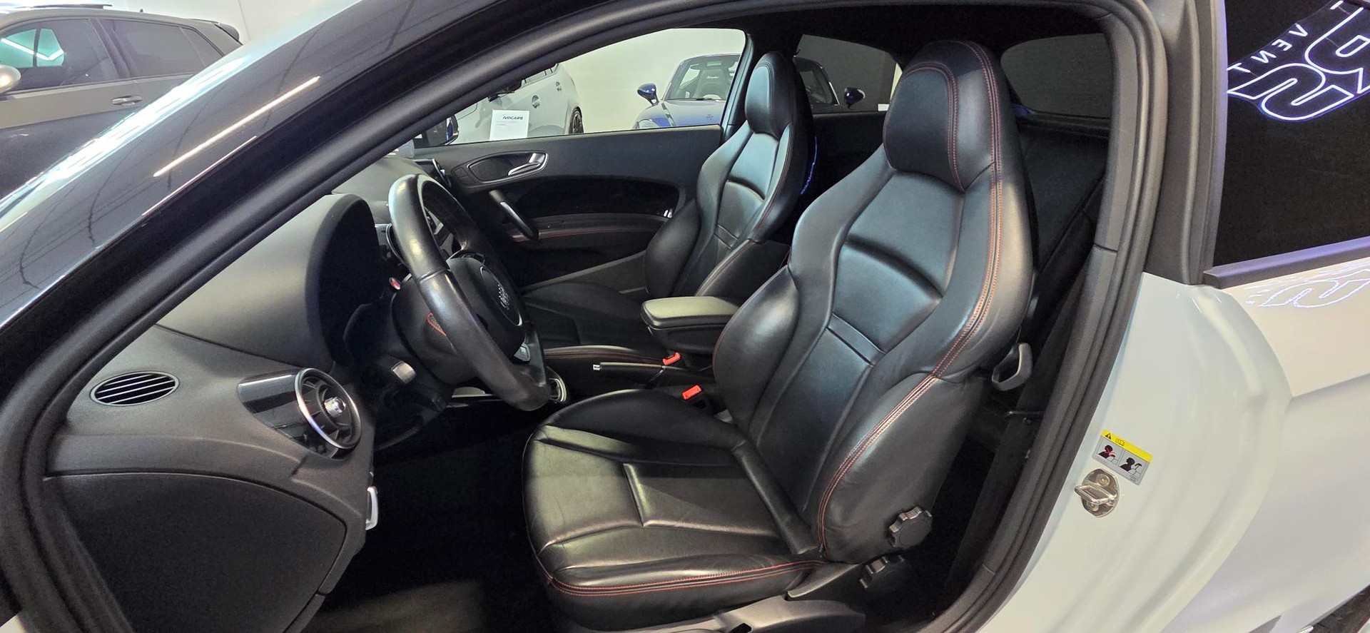 AUDI A1 2.0 TFSI Limited Edition quattro-image-5