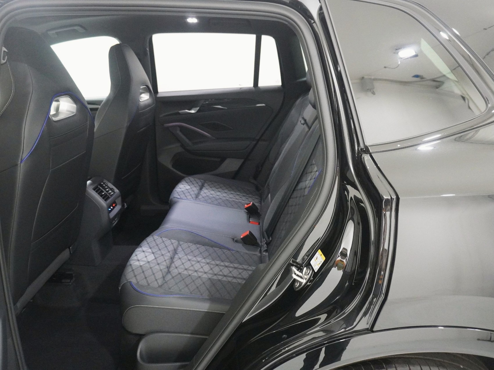VW Tiguan 2.0 TSI R-Line 4motion-image-15