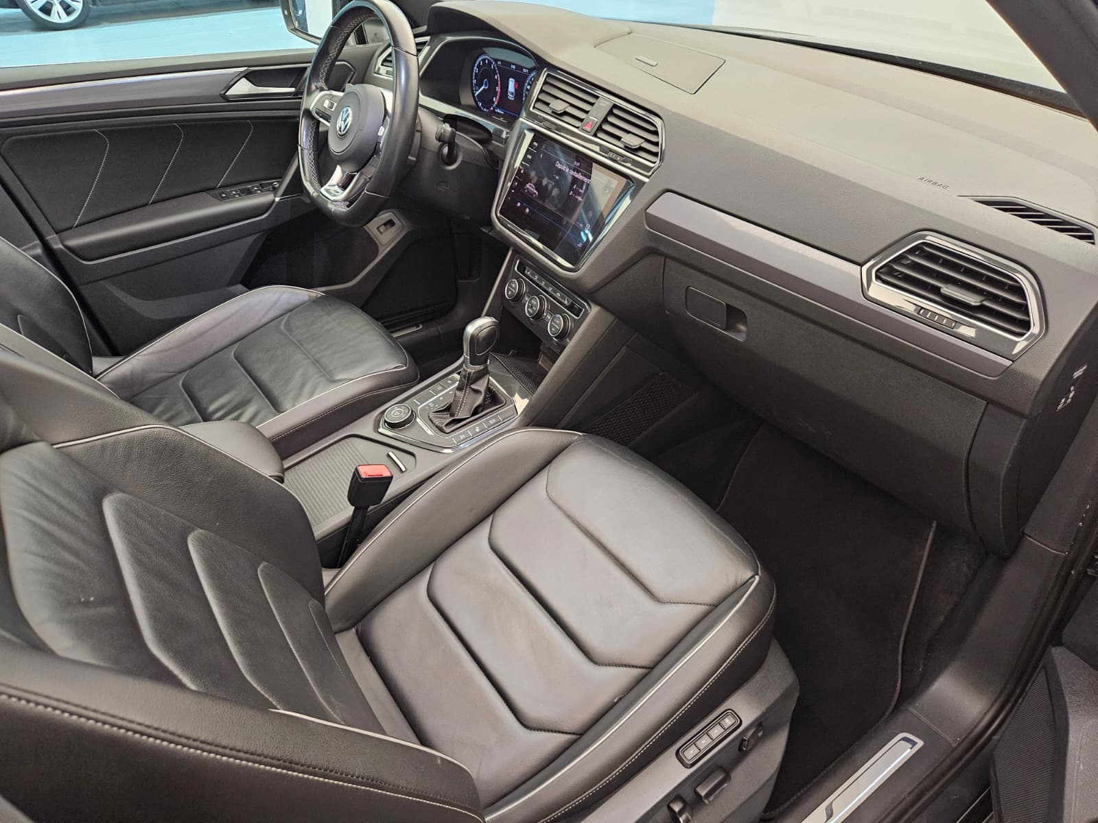 VW Tiguan 2.0TSI Highline 4Motion DSG-image-11