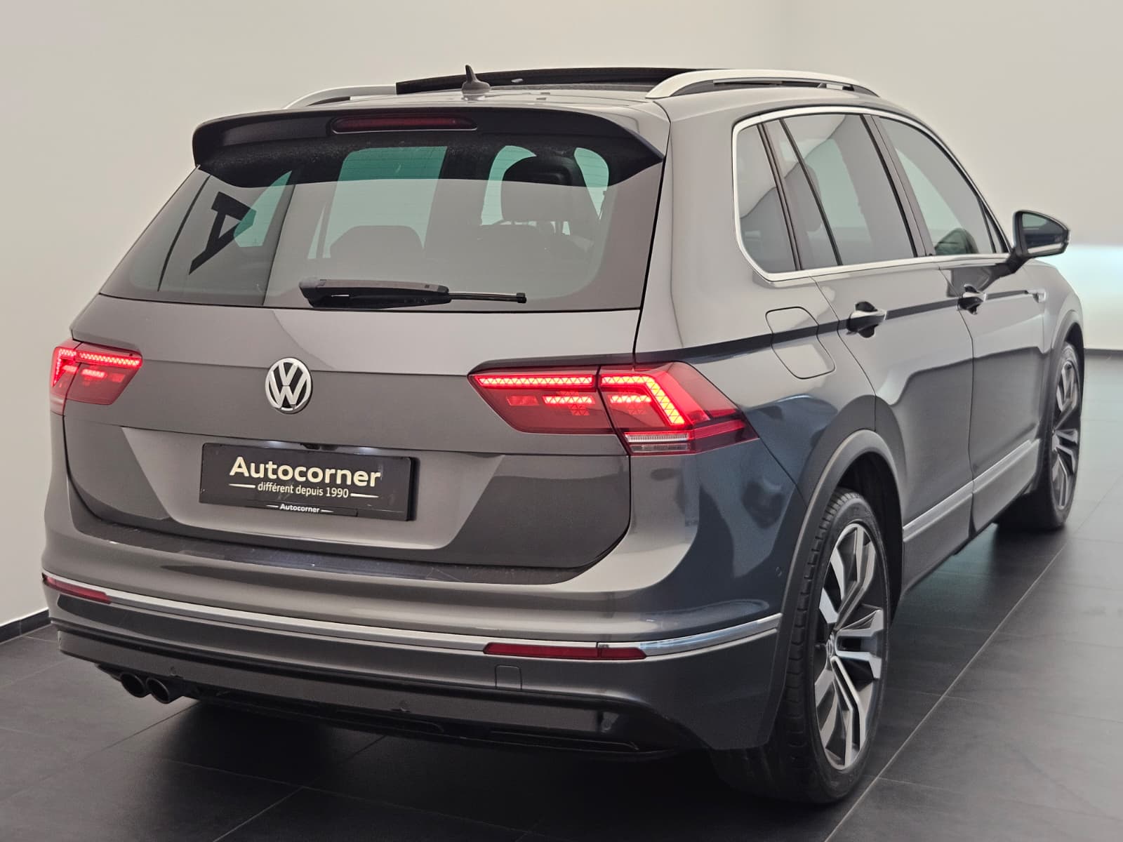 VW Tiguan 2.0TSI Highline 4Motion DSG-image-6