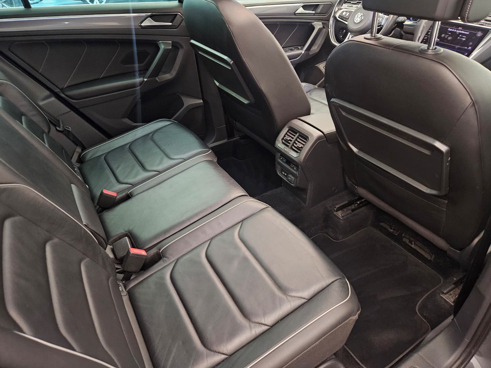 VW Tiguan 2.0TSI Highline 4Motion DSG-image-13