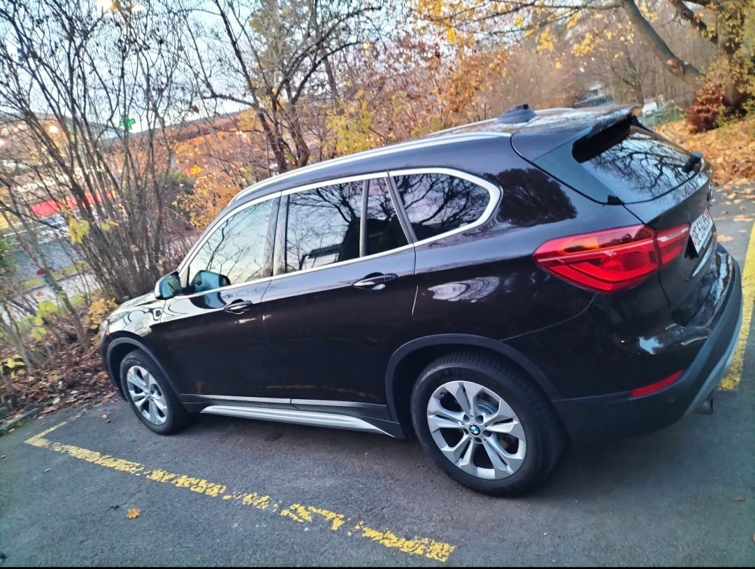 BMW 20i xDrive-image-2