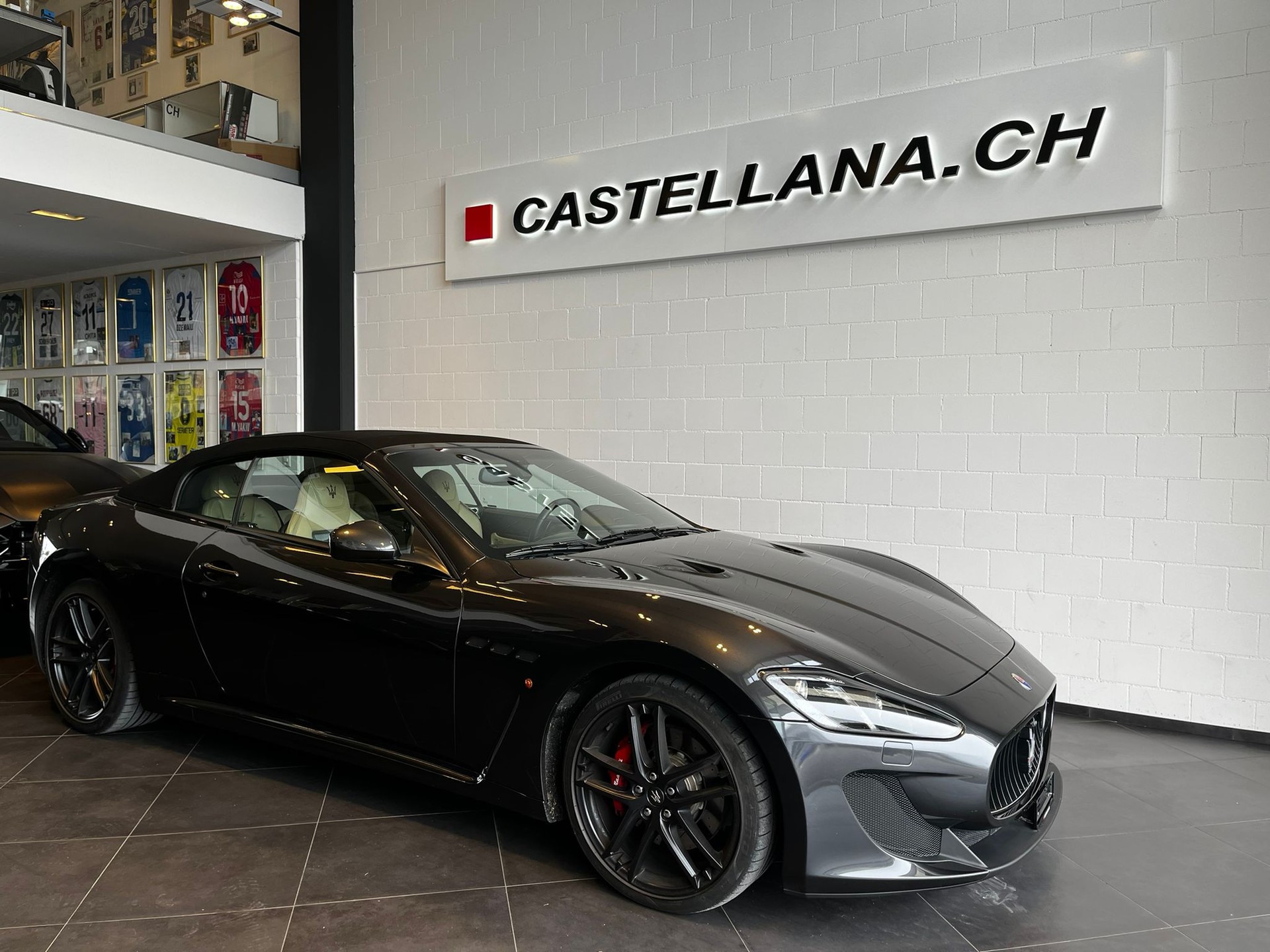 MASERATI GranCabrio MC Automatica-showroom-element-1