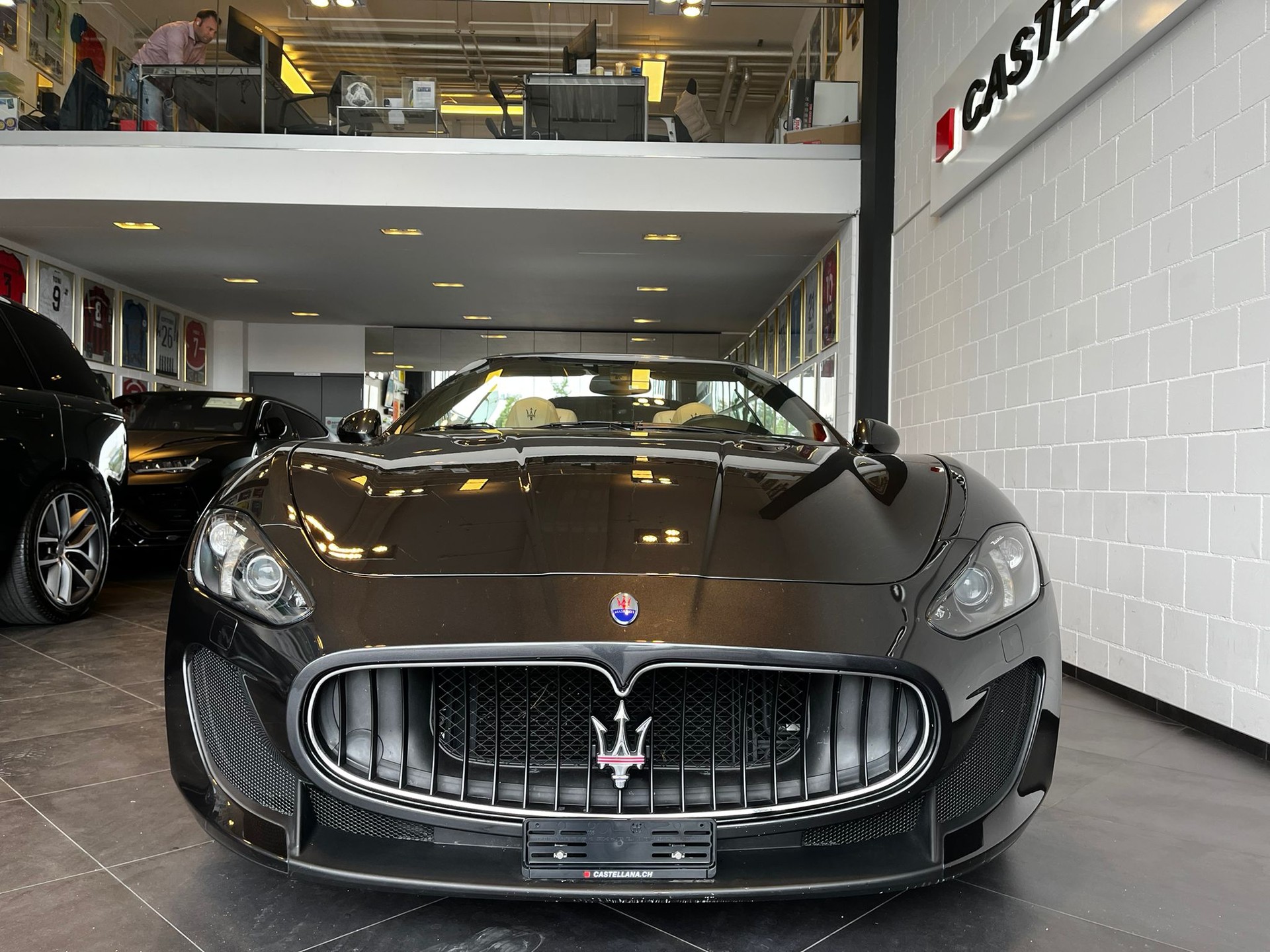 MASERATI GranCabrio MC Automatica-showroom-element-3