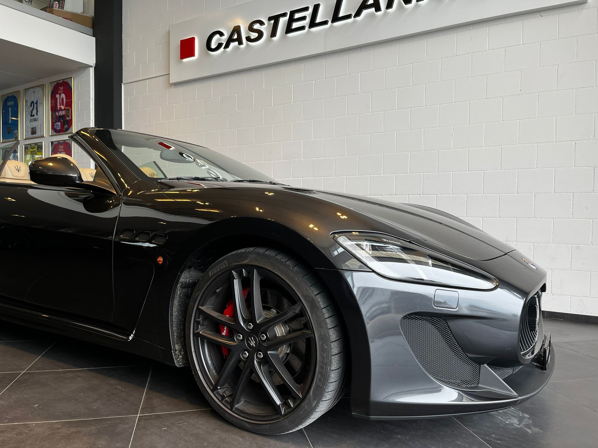 MASERATI GranCabrio MC Automatica-showroom-element-2