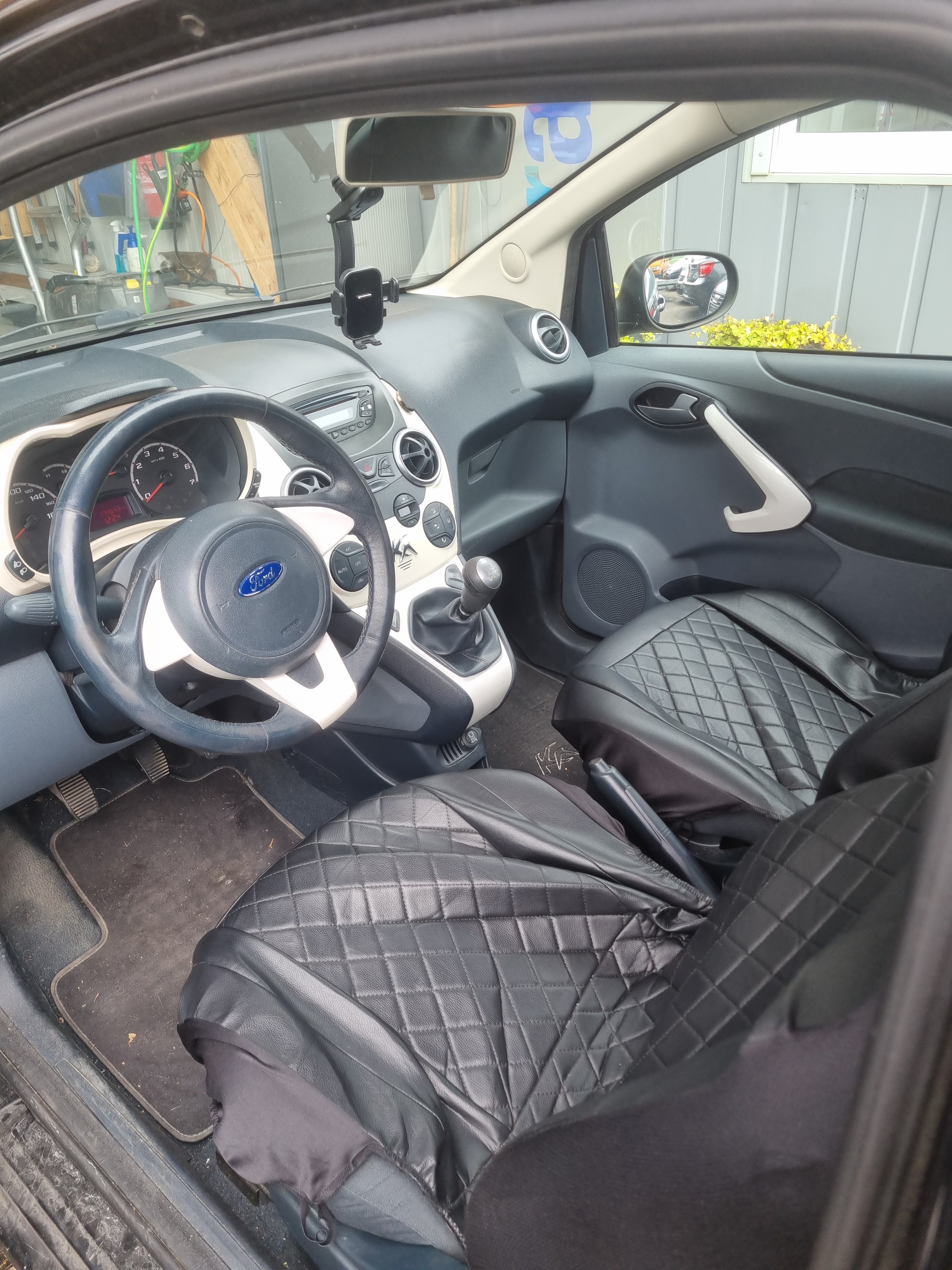 FORD KA 1.25 Titanium-image-6