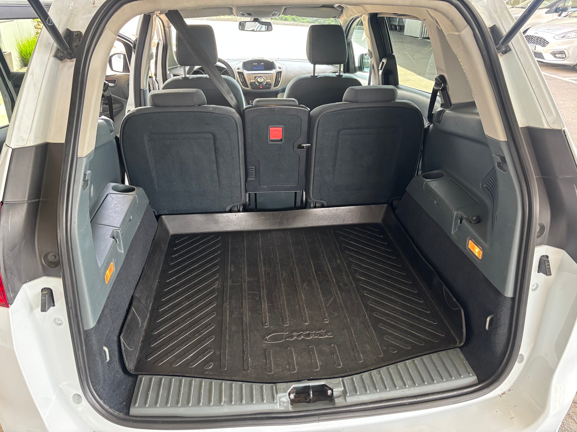 FORD Grand C-Max 2.0 TDCi Titanium mit AHK-image-9