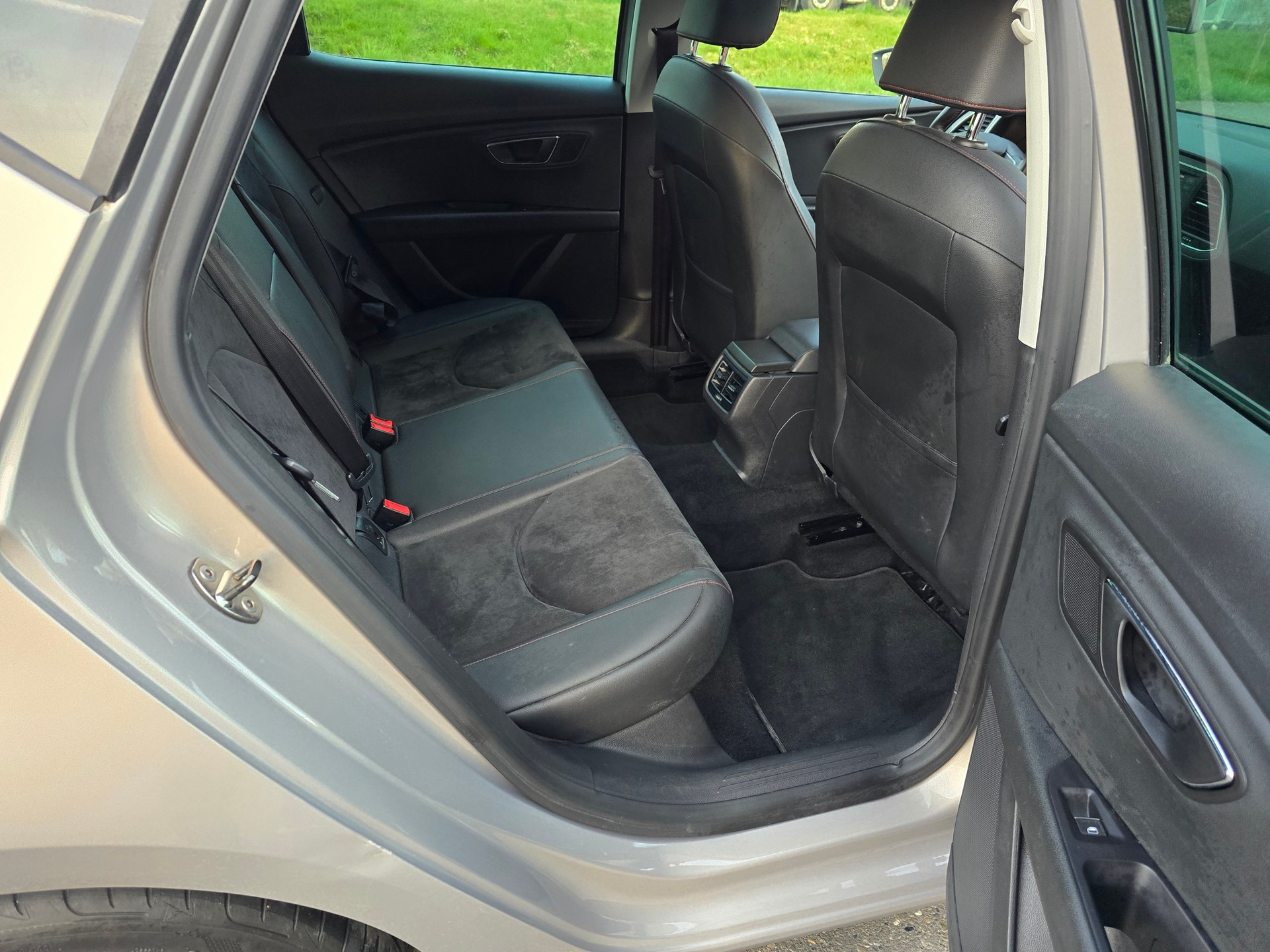 SEAT Leon 1.8 TSI FR DSG-image-10