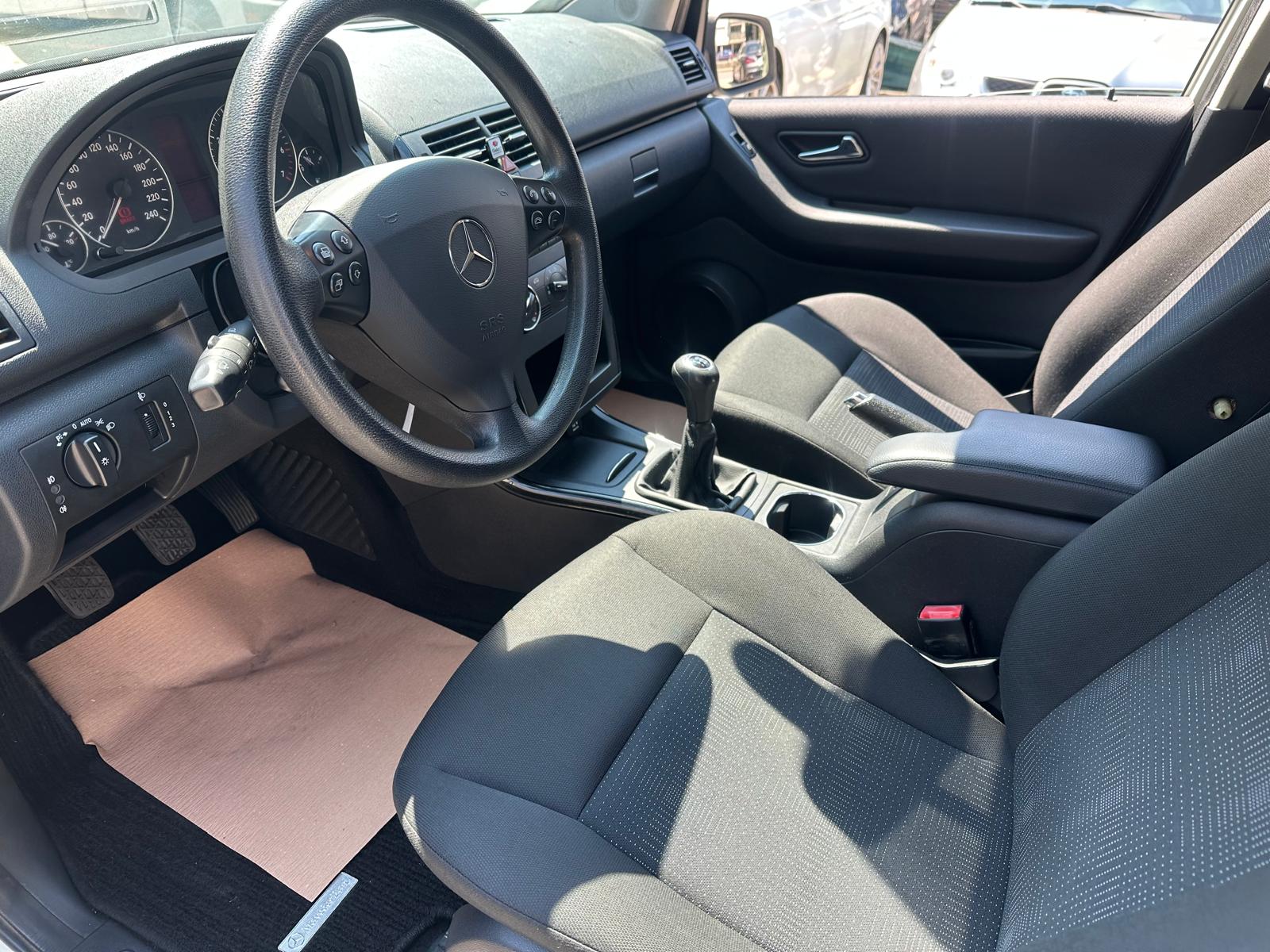 MERCEDES-BENZ A 170 Classic-image-7