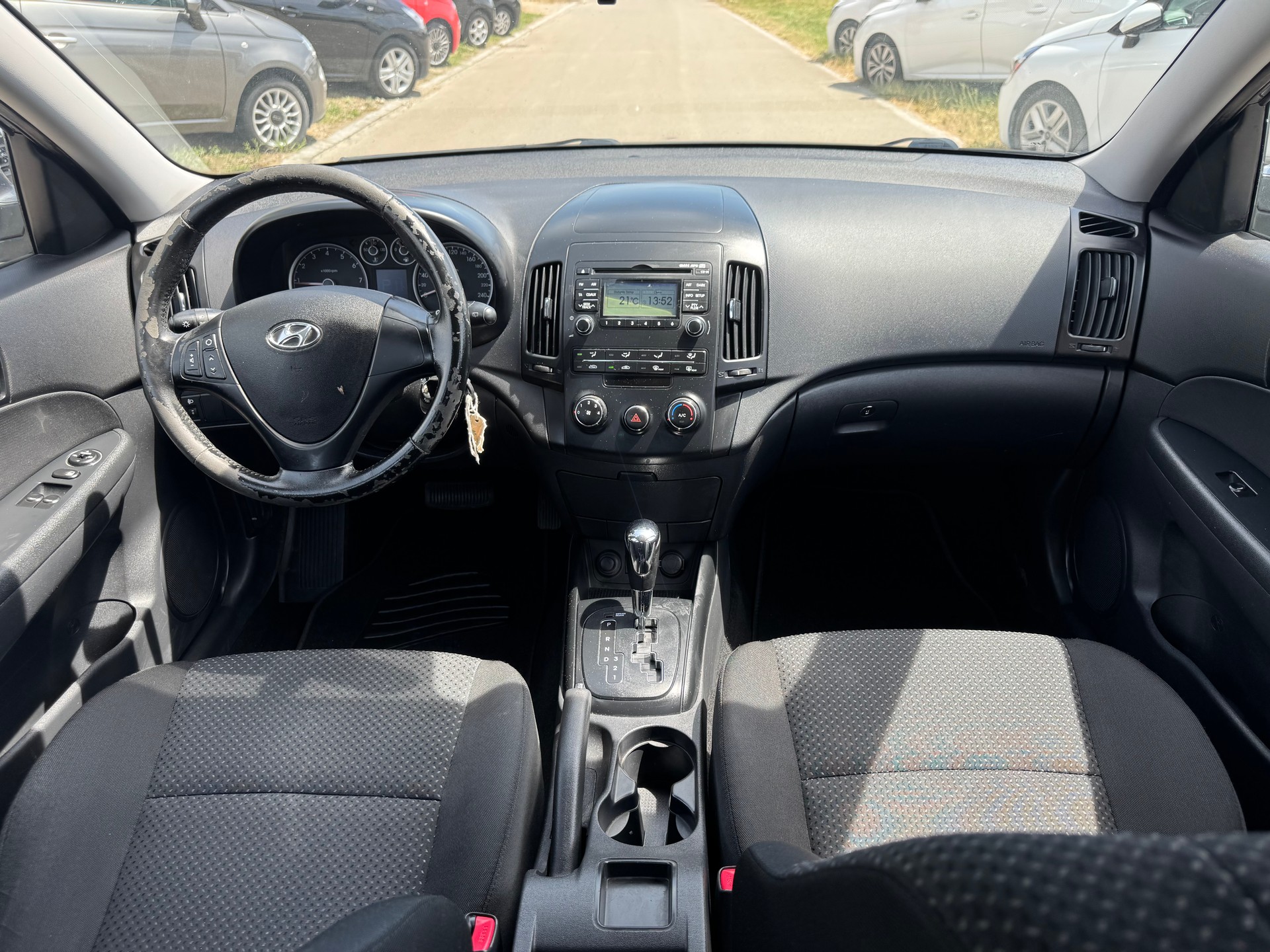 HYUNDAI i30 1.6-image-7
