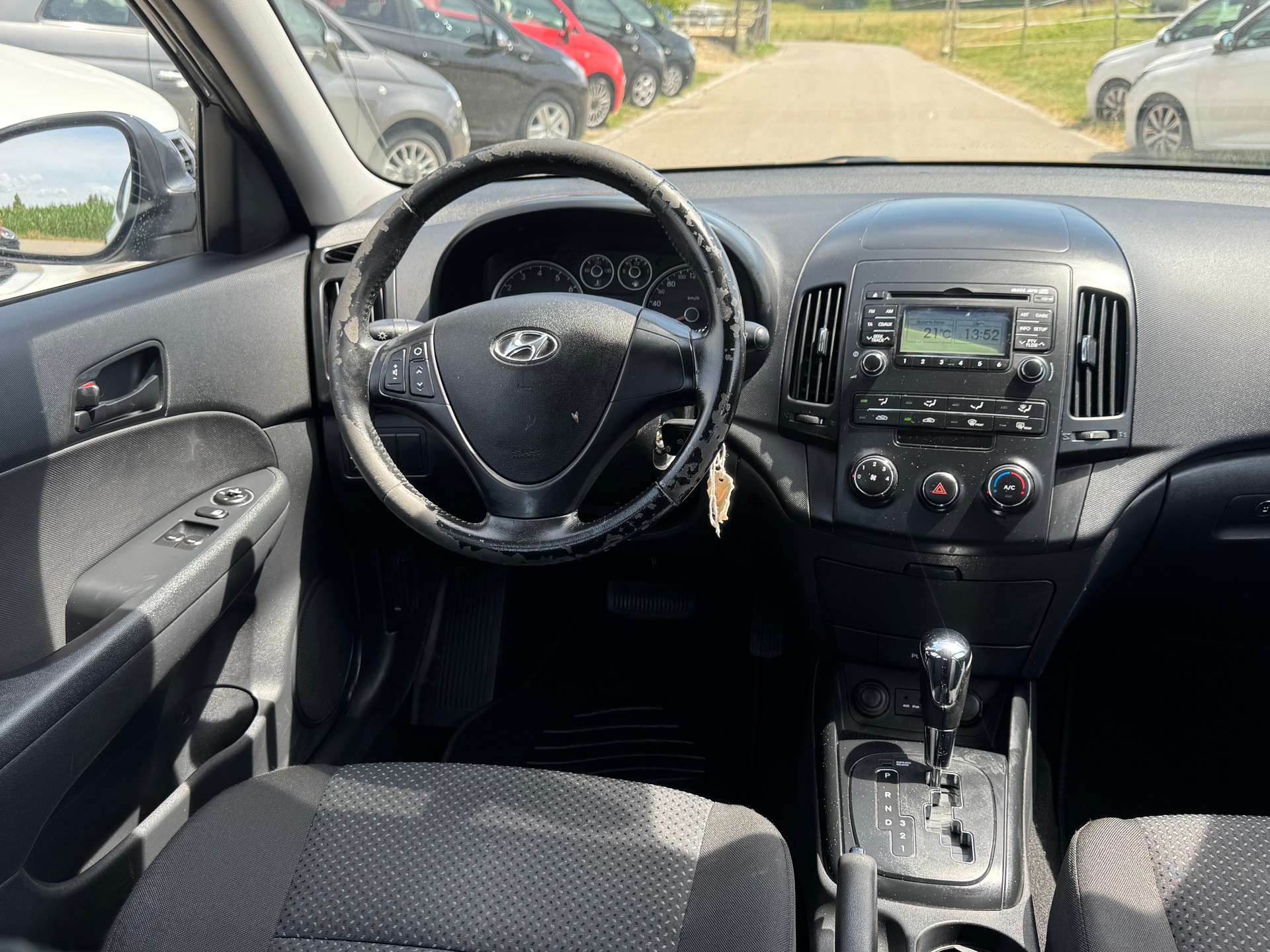 HYUNDAI i30 1.6-image-8