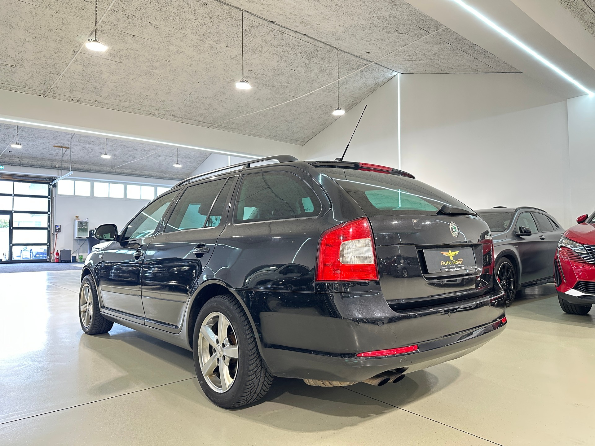 SKODA Octavia Combi 1.8 TSI Laurin & Klement 4x4-image-5