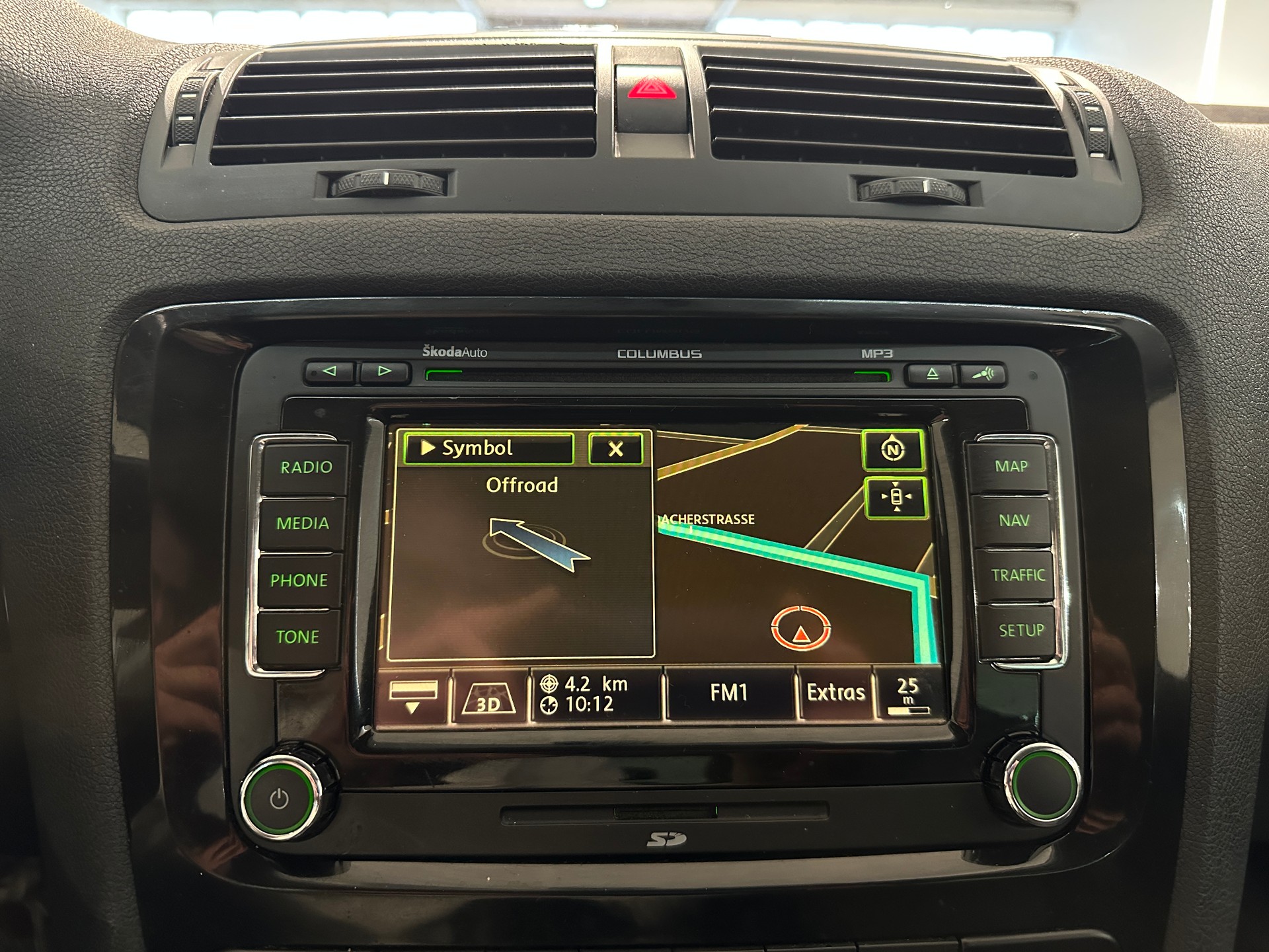 SKODA Octavia Combi 1.8 TSI Laurin & Klement 4x4-image-19