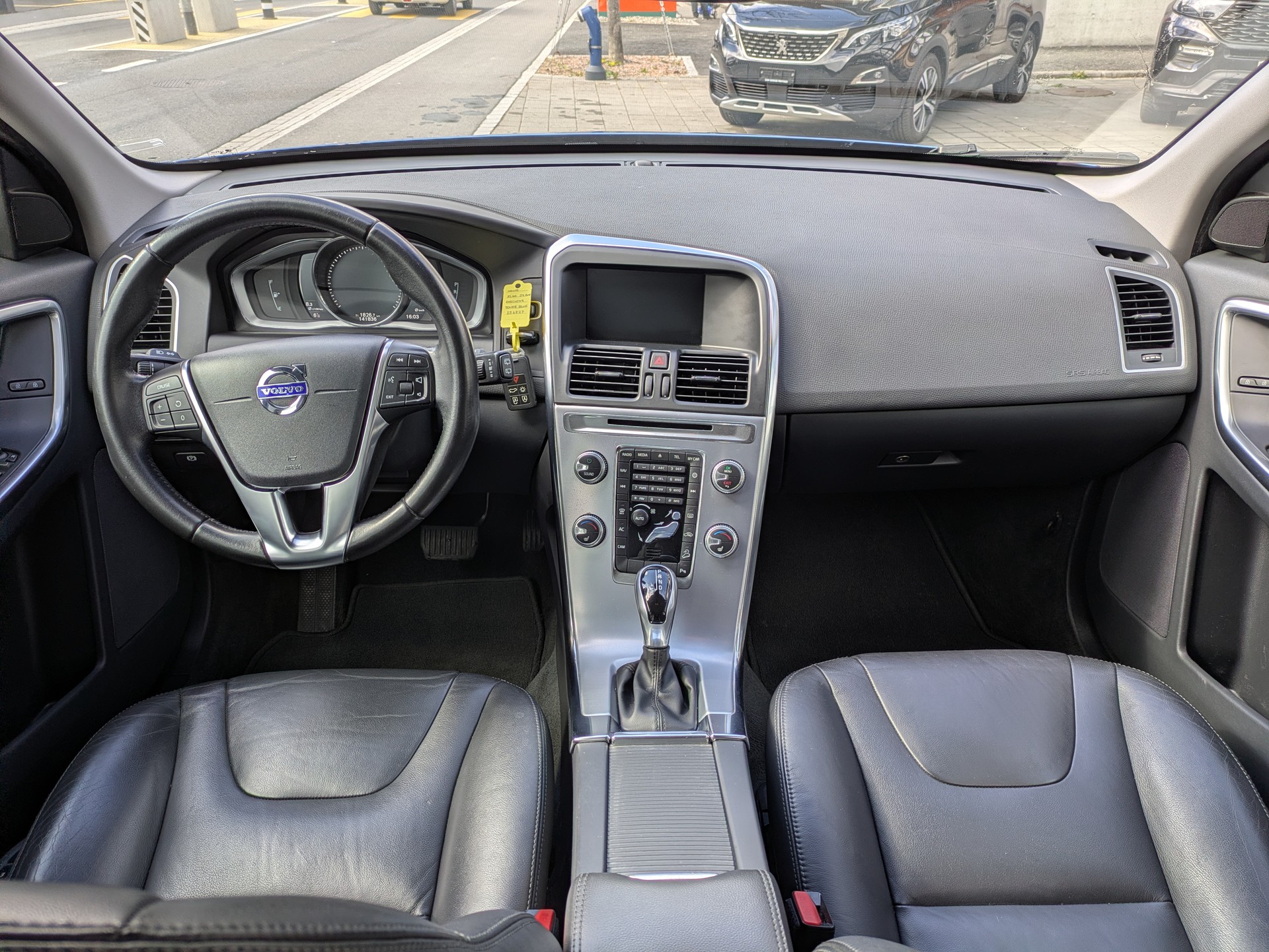 VOLVO XC60 2.4 D4 Summum AWD S/S-image-7