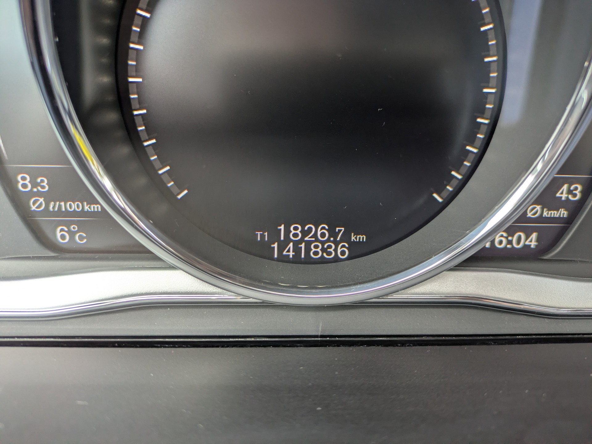 VOLVO XC60 2.4 D4 Summum AWD S/S-image-13
