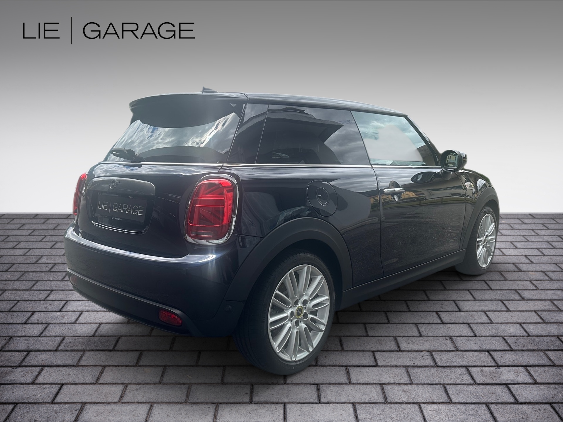 MINI Cooper SE-image-2