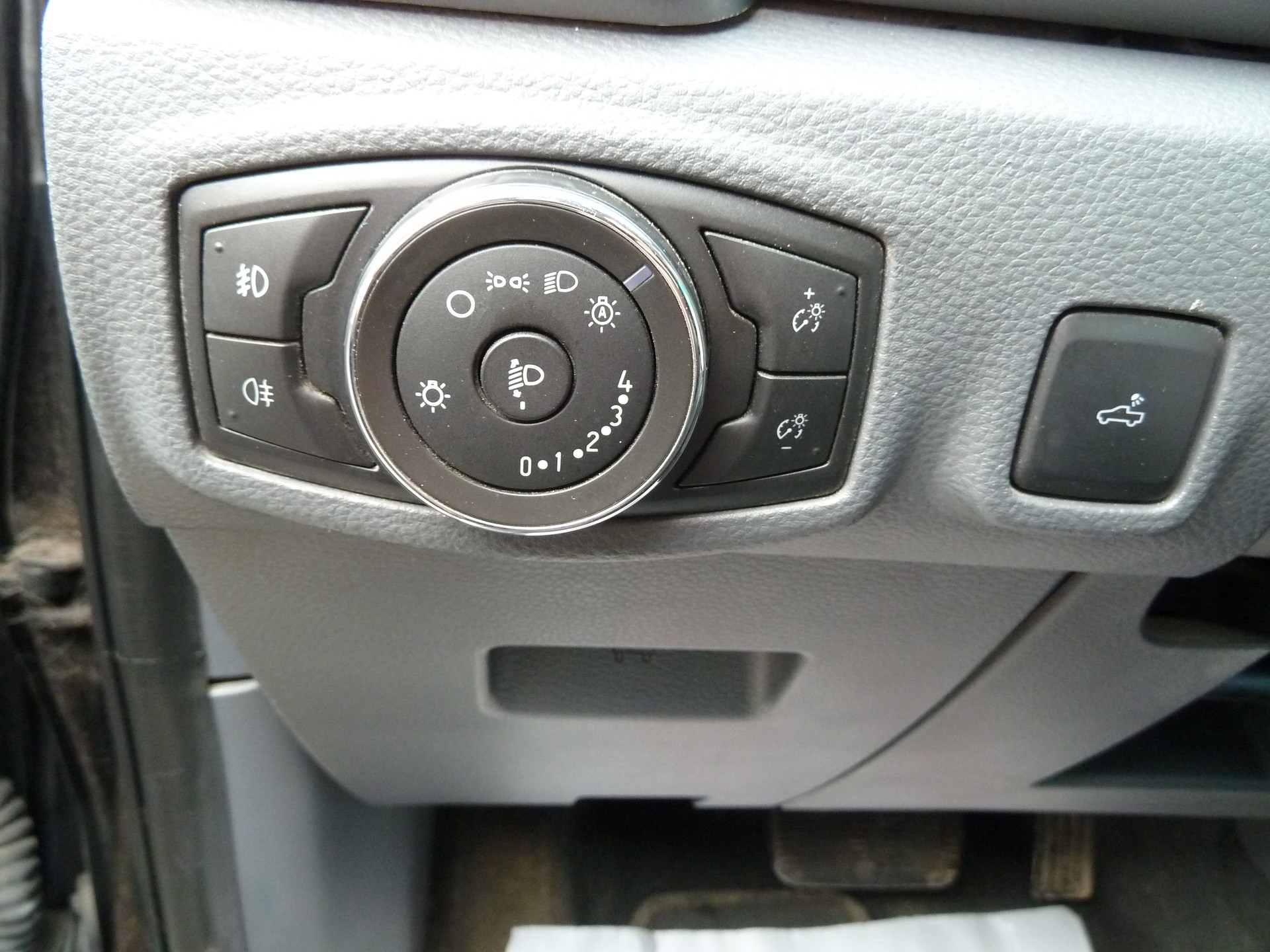 FORD Ranger LTD 2.2 TDCi 4x4 A-image-11