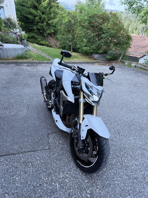 SUZUKI GSR 750 ABS