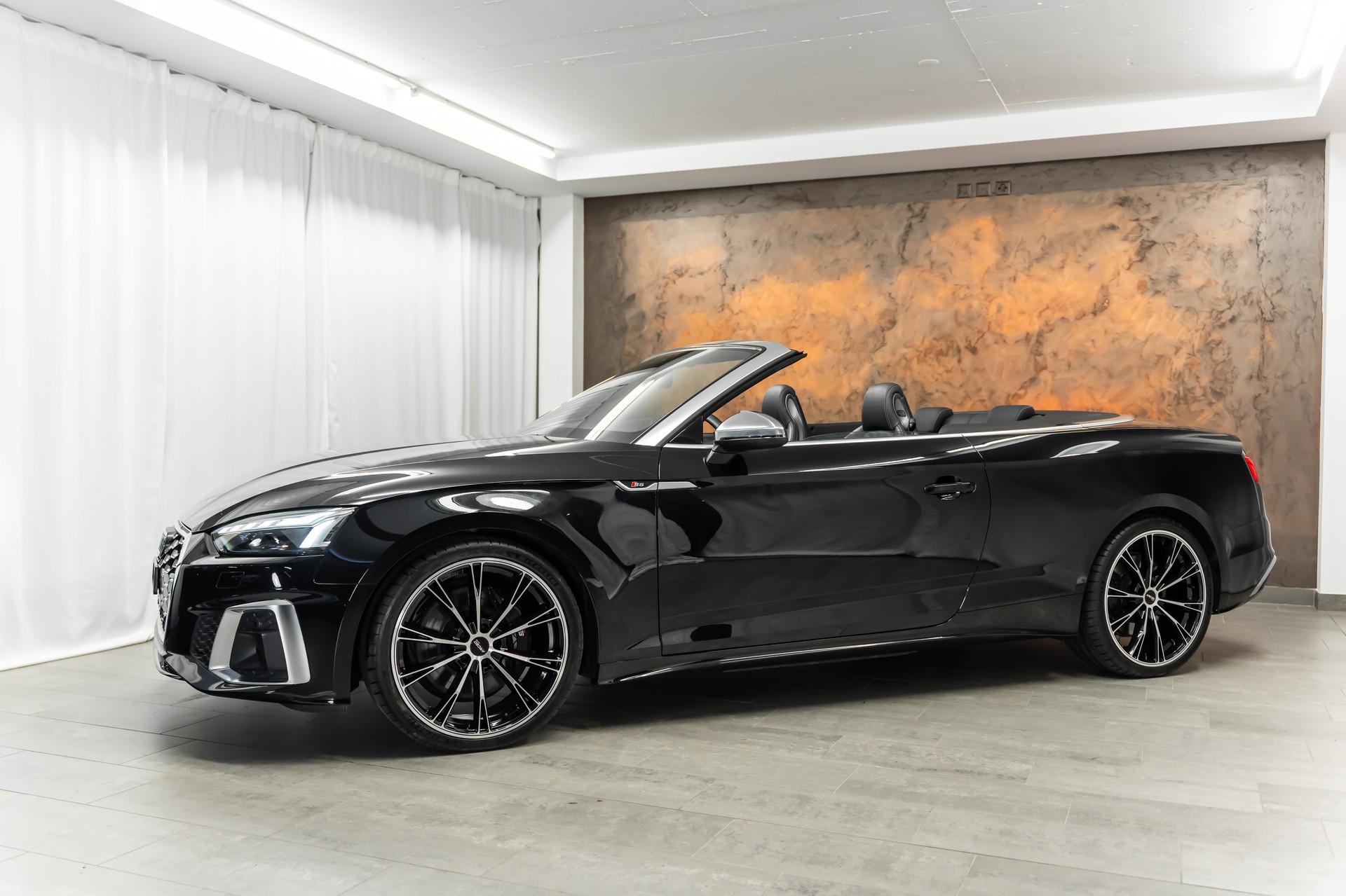 AUDI S5 Cabriolet 3.0 TFSI quattro tiptronic *Facelift*Matrix*Massage*Fahrassist*20"*-image-5
