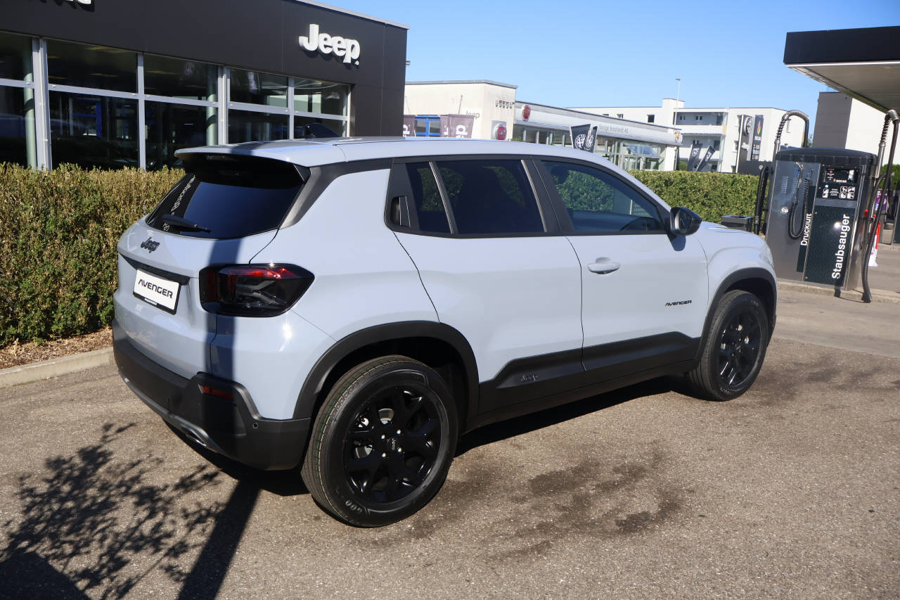 JEEP Avenger 1.2 MHEV Black Edition-image-2