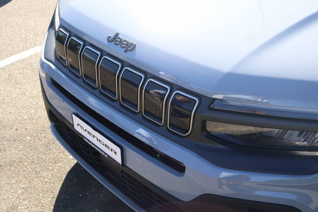 JEEP Avenger 1.2 MHEV Black Edition-image-8