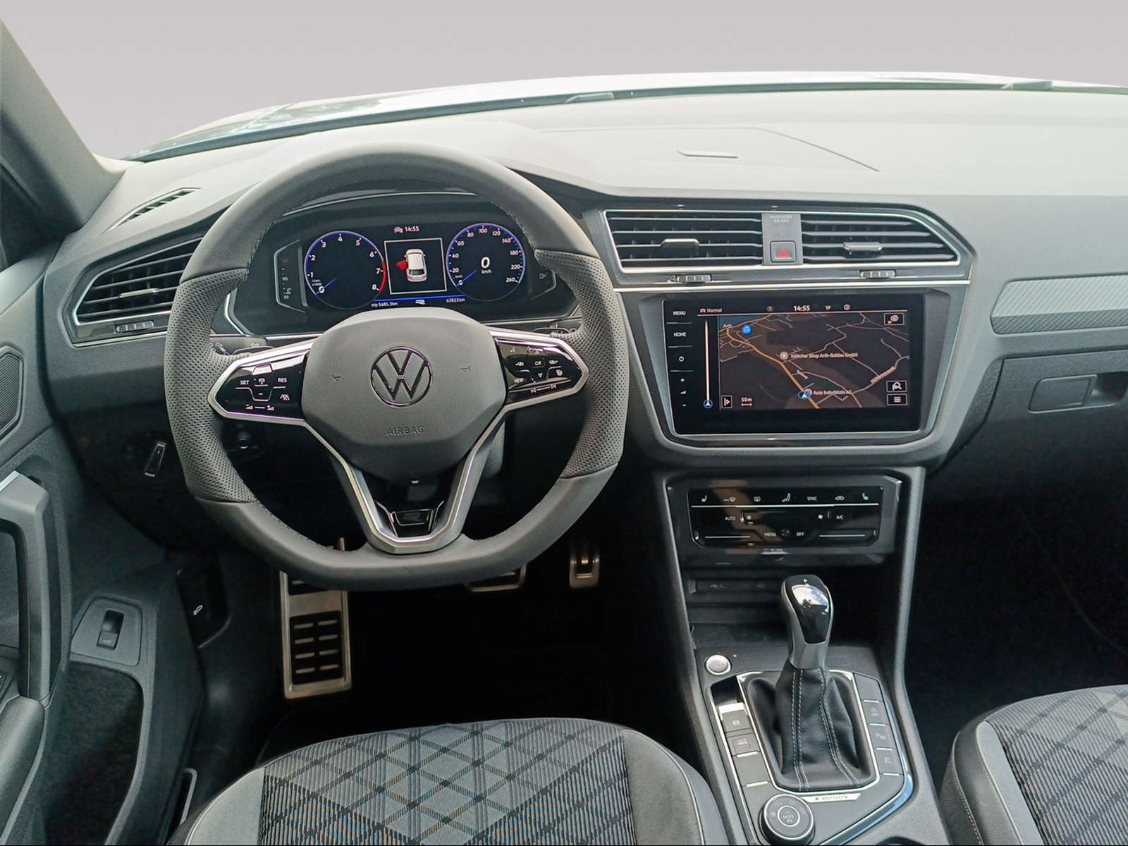 VW Tiguan 2.0TSI R-Line 4Motion DSG-image-8