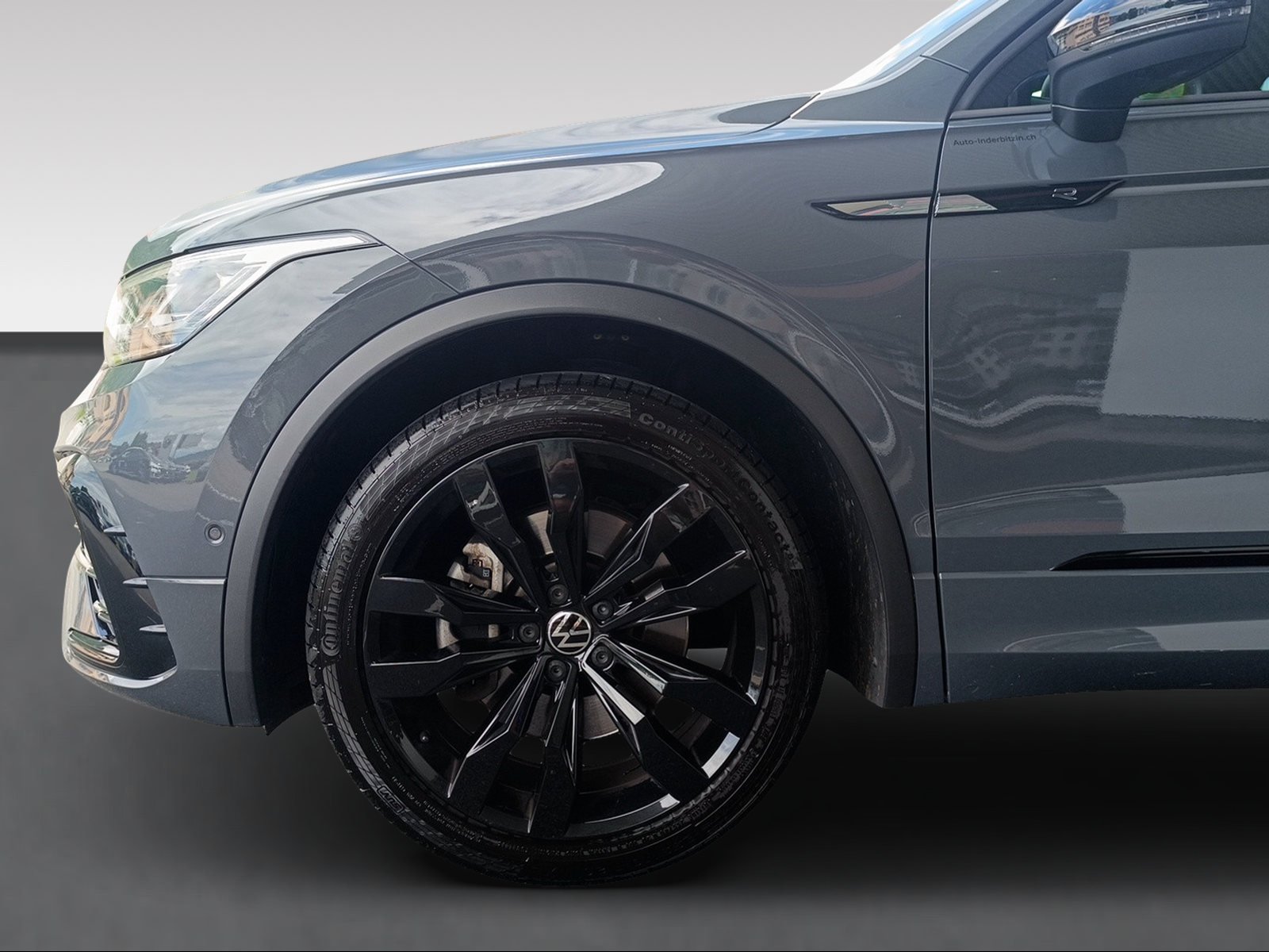 VW Tiguan 2.0TSI R-Line 4Motion DSG-showroom-element-2