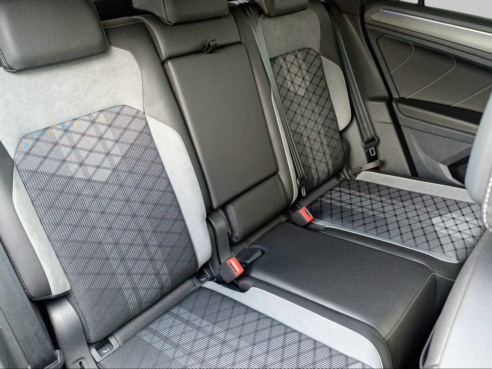 VW Tiguan 2.0TSI R-Line 4Motion DSG-image-9