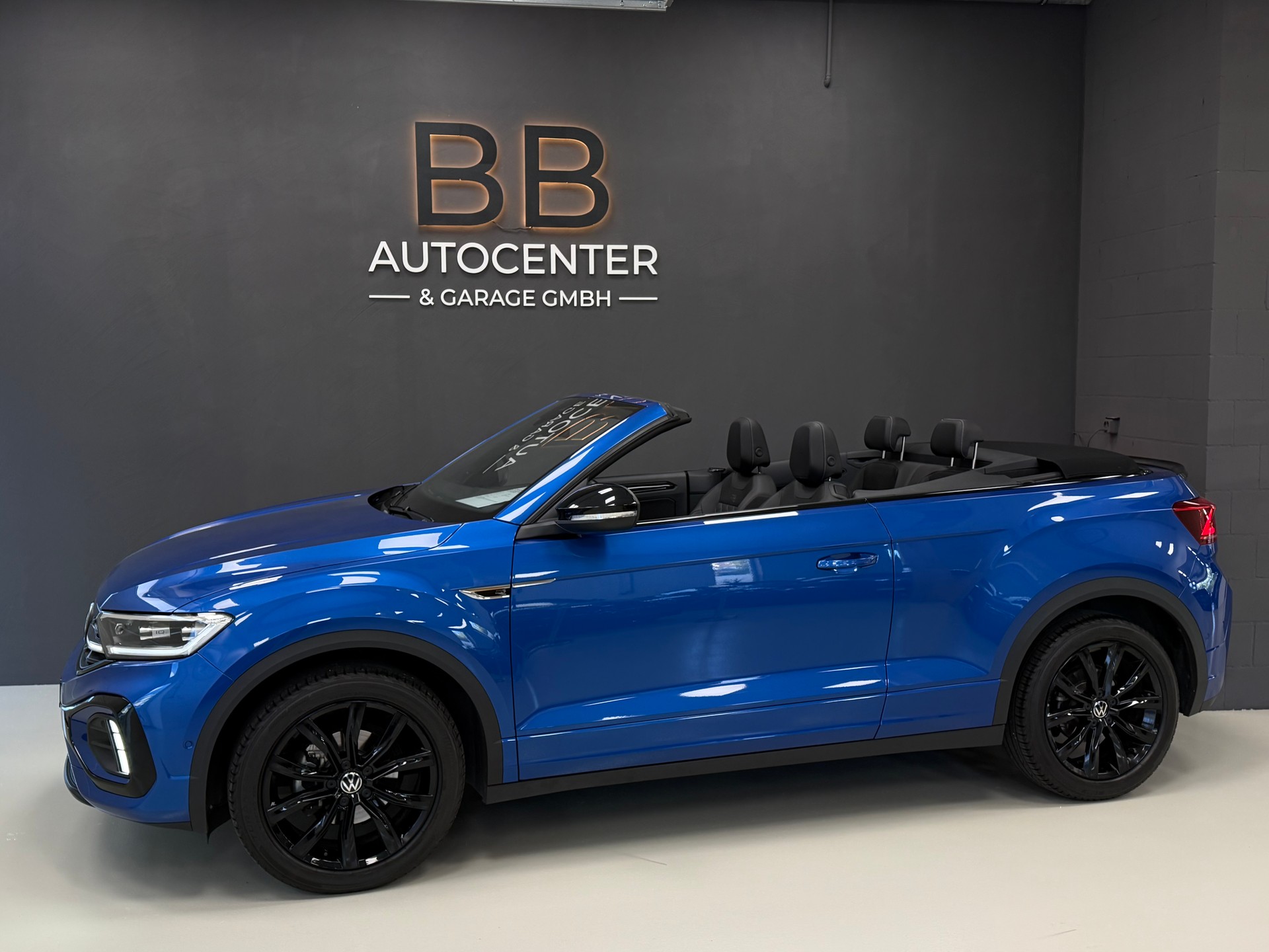 VW T-Roc Cabriolet 1.5 TSI EVO R-Line DSG °° Design Paket "Black Style°°-image-2