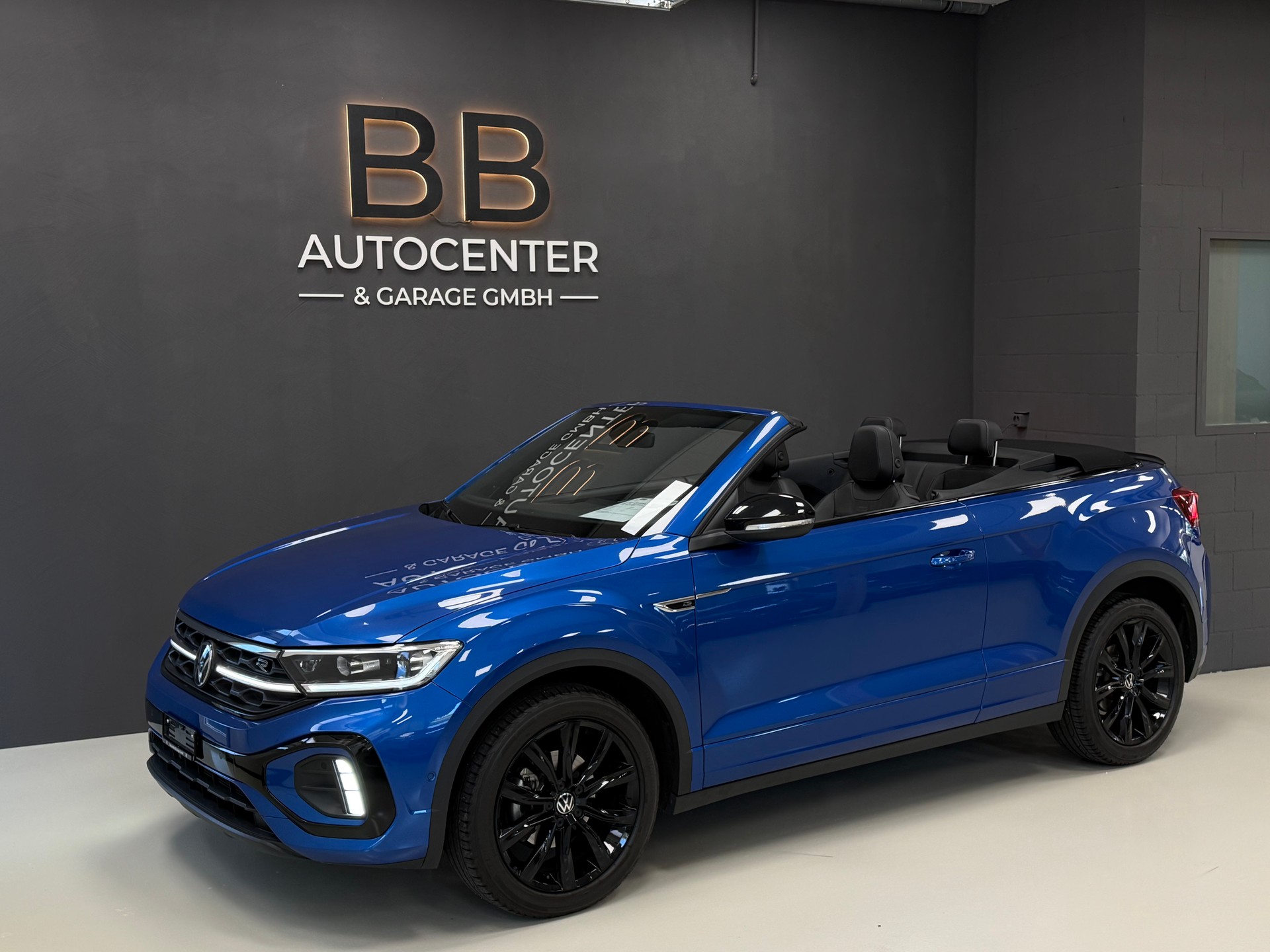 VW T-Roc Cabriolet 1.5 TSI EVO R-Line DSG °° Design Paket "Black Style°°-image-1