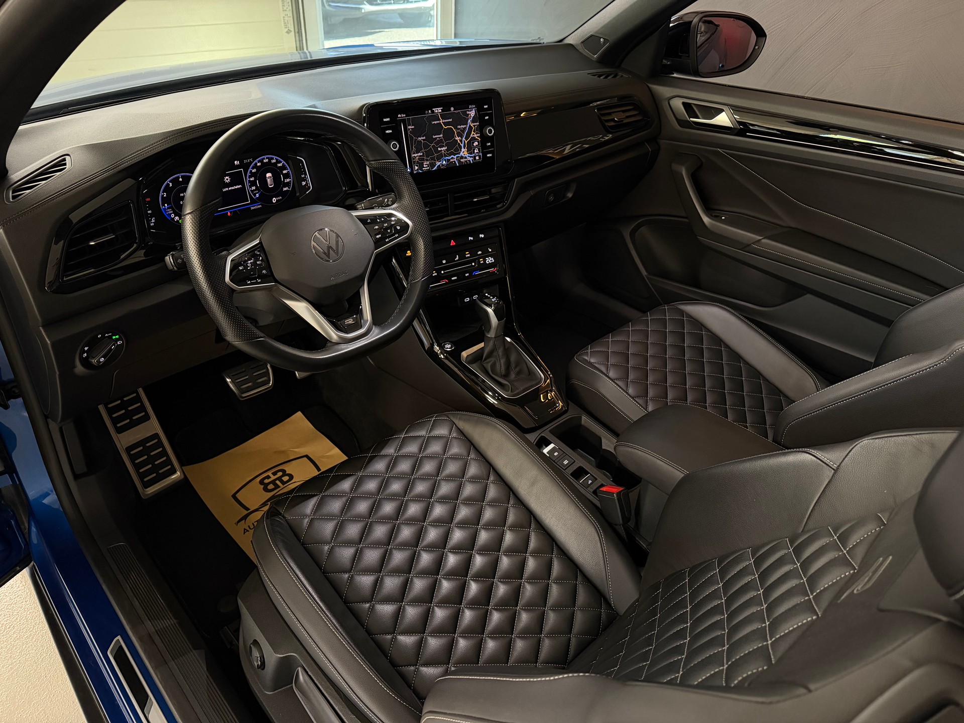 VW T-Roc Cabriolet 1.5 TSI EVO R-Line DSG °° Design Paket "Black Style°°-image-14