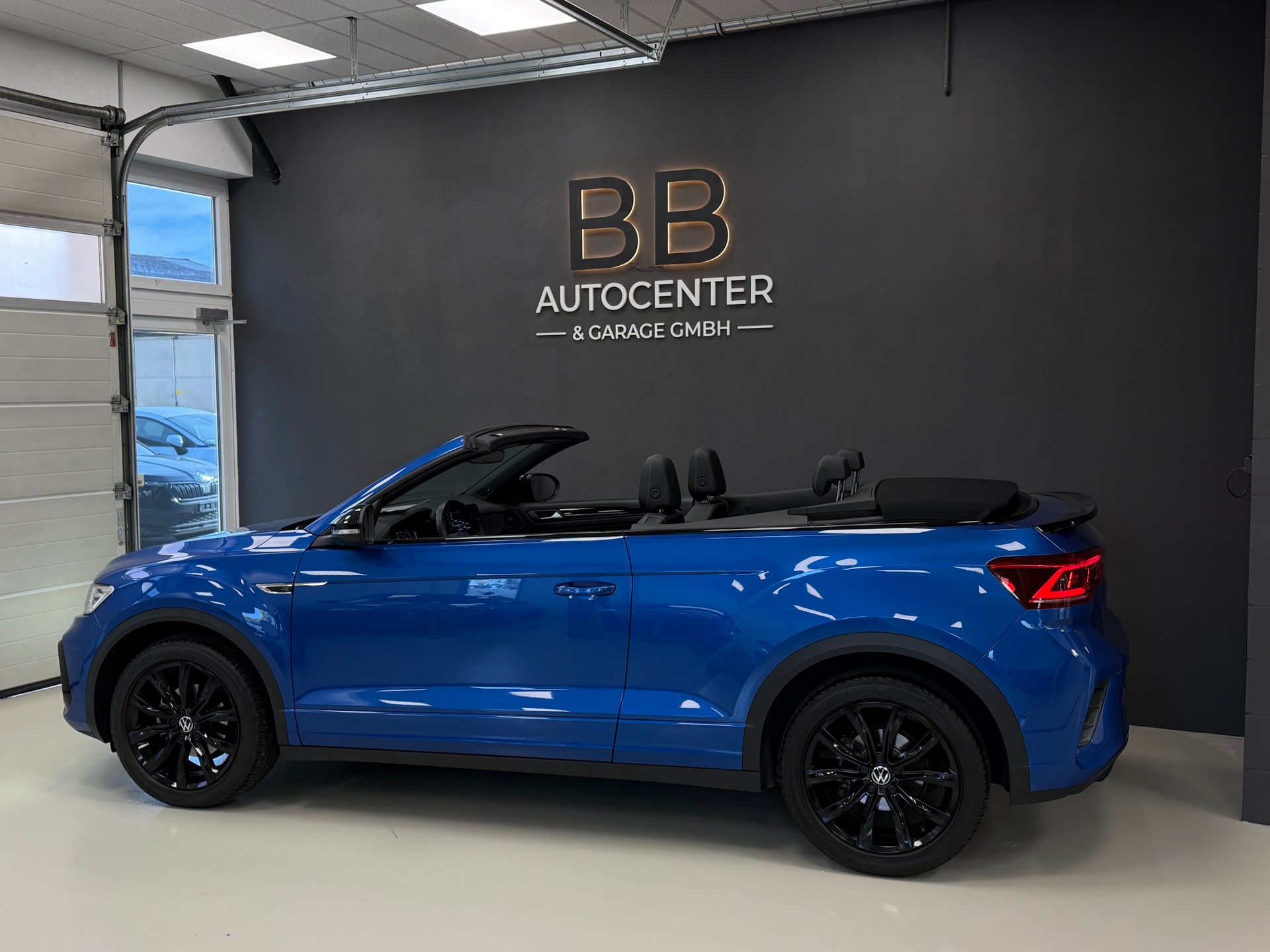 VW T-Roc Cabriolet 1.5 TSI EVO R-Line DSG °° Design Paket "Black Style°°-image-3