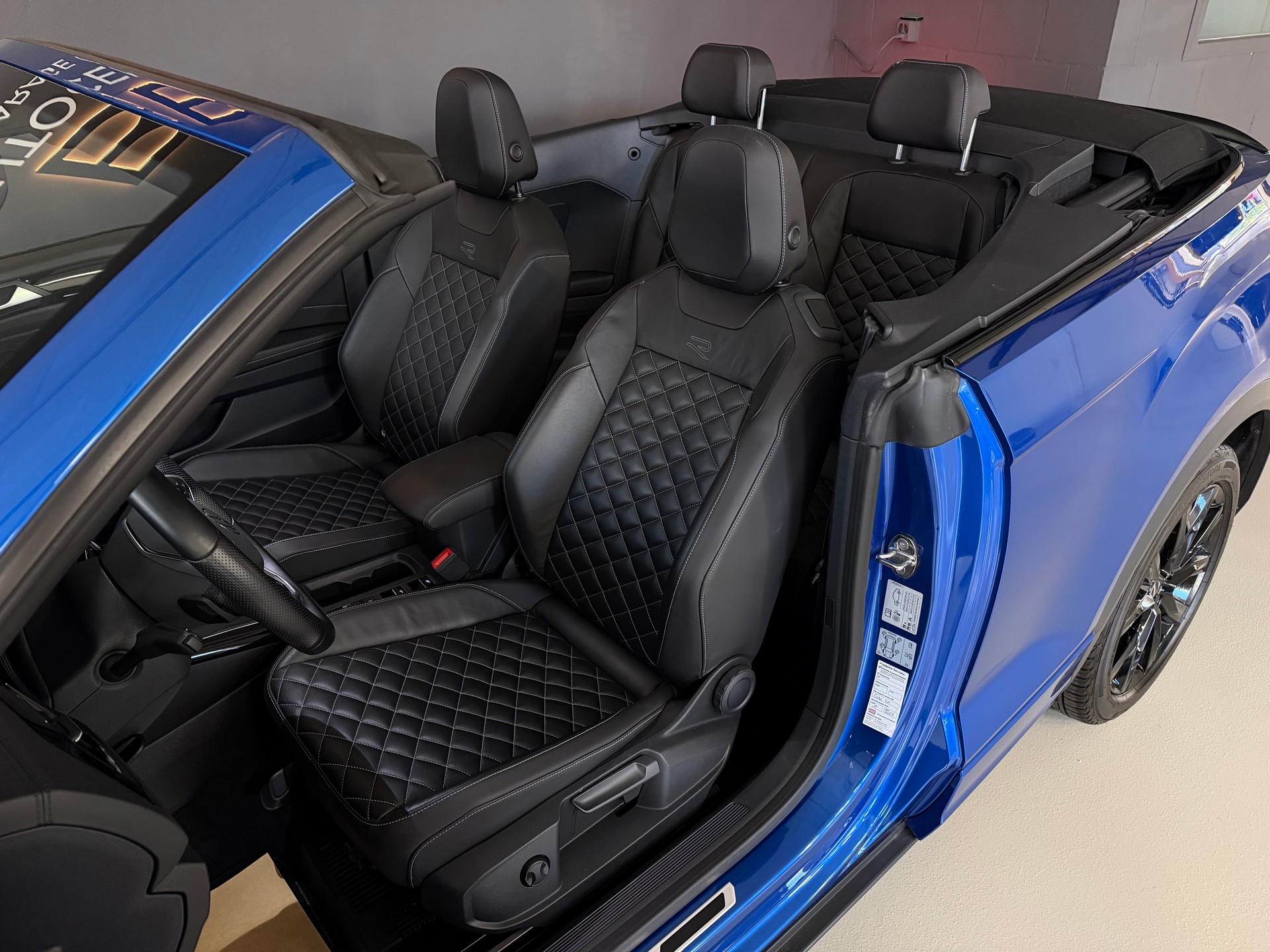 VW T-Roc Cabriolet 1.5 TSI EVO R-Line DSG °° Design Paket "Black Style°°-image-13
