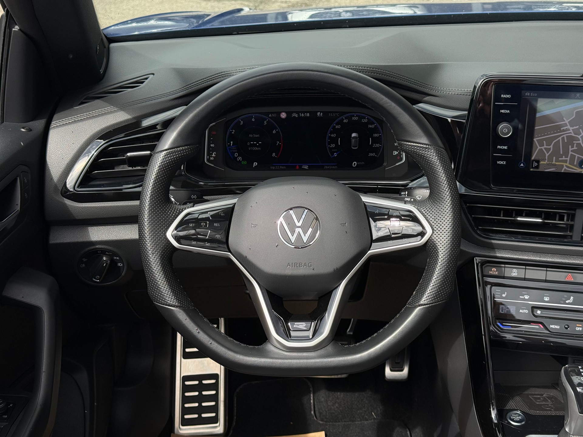 VW T-Roc Cabriolet 1.5 TSI EVO R-Line DSG °° Design Paket "Black Style°°-image-15