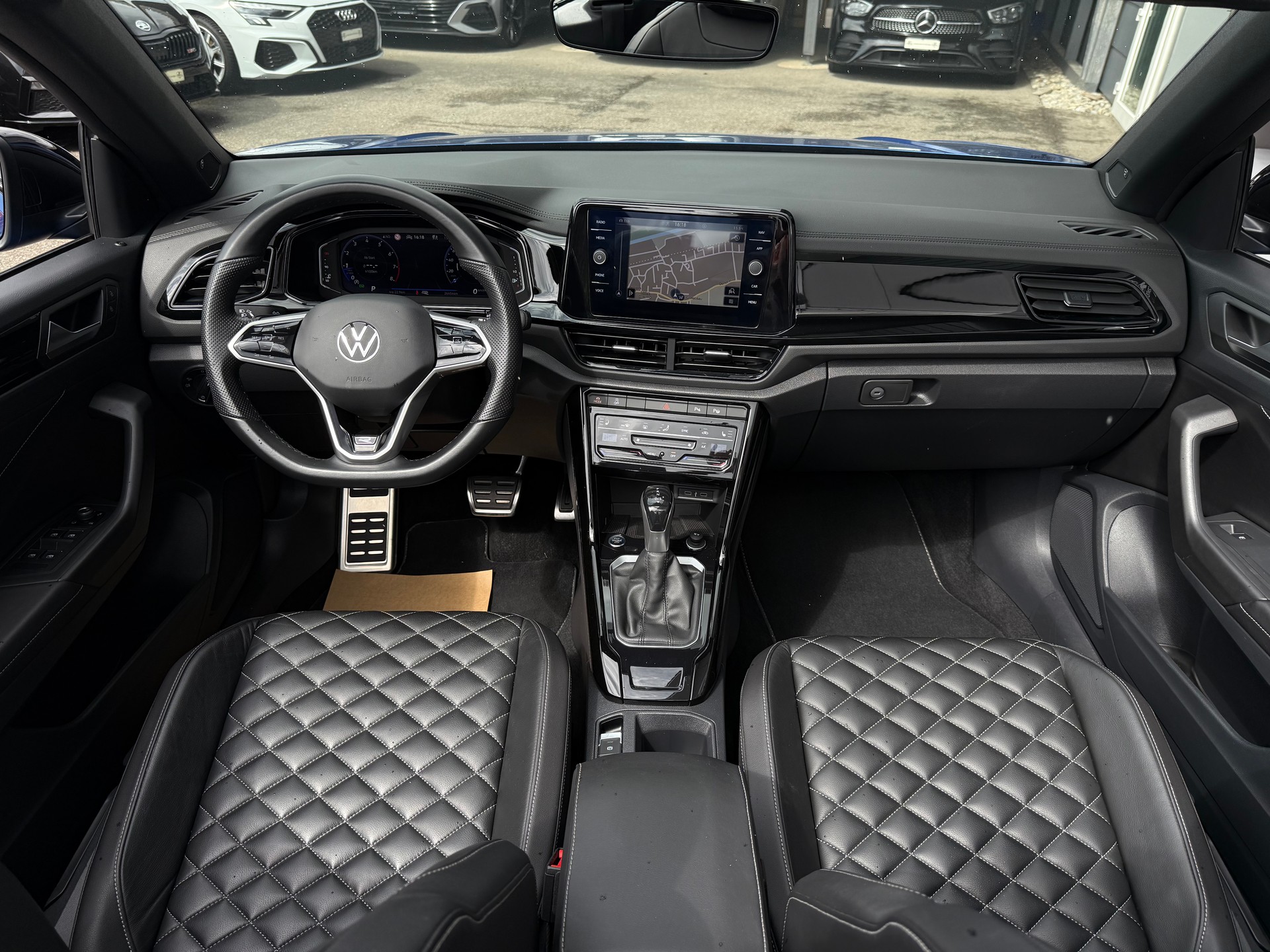VW T-Roc Cabriolet 1.5 TSI EVO R-Line DSG °° Design Paket "Black Style°°-image-14