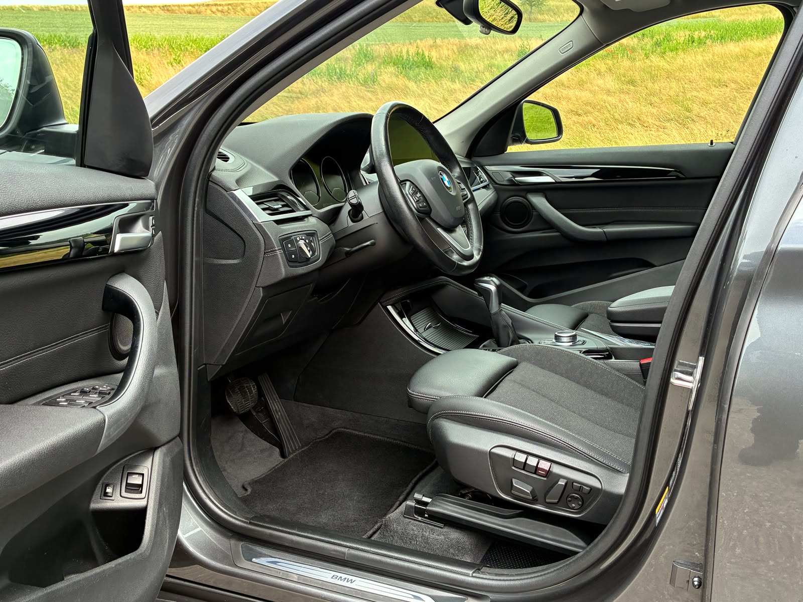 BMW X1 xDrive 25e Sport Line Steptronic-image-9