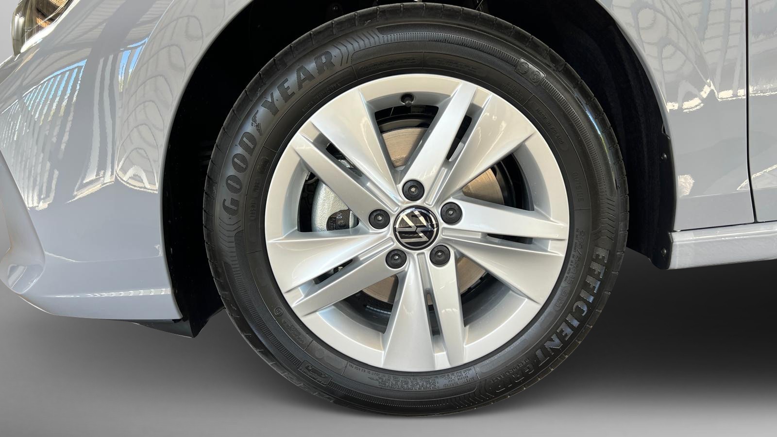 VW Golf Value 1.5eTSI 115PS DSG-image-2