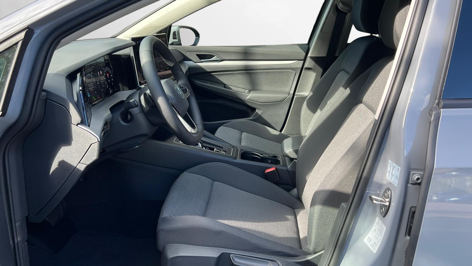 VW Golf Value 1.5eTSI 115PS DSG-image-3