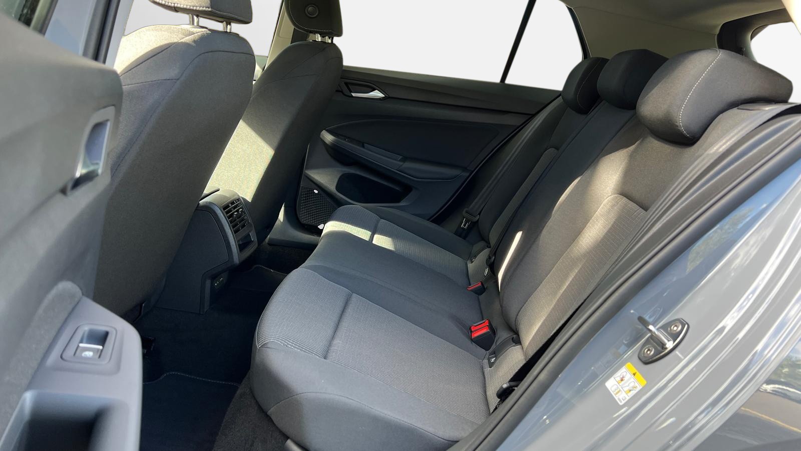 VW Golf Value 1.5eTSI 115PS DSG-image-5