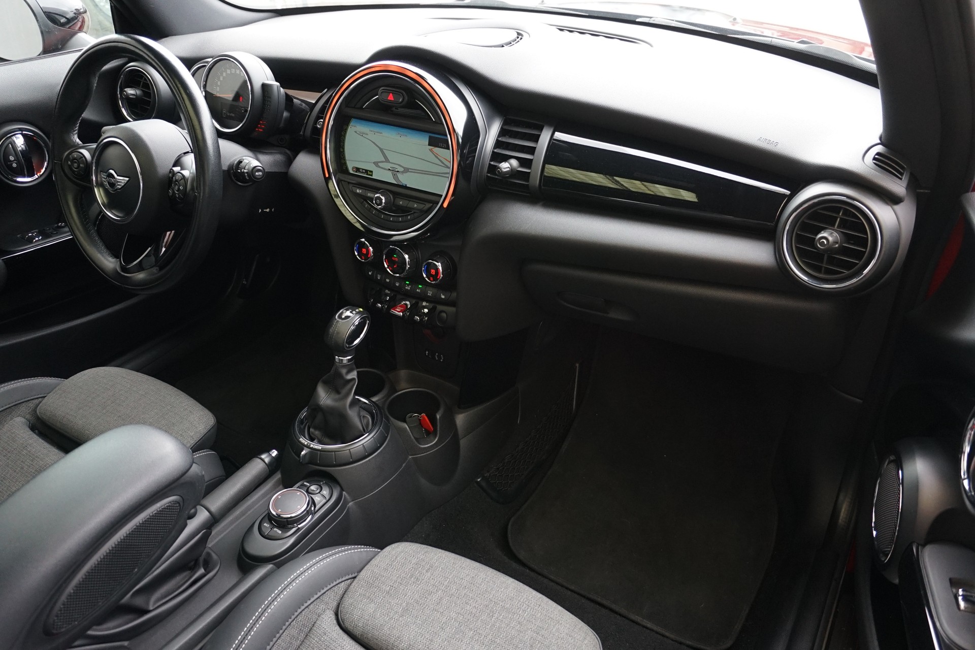 MINI Cooper S-image-16