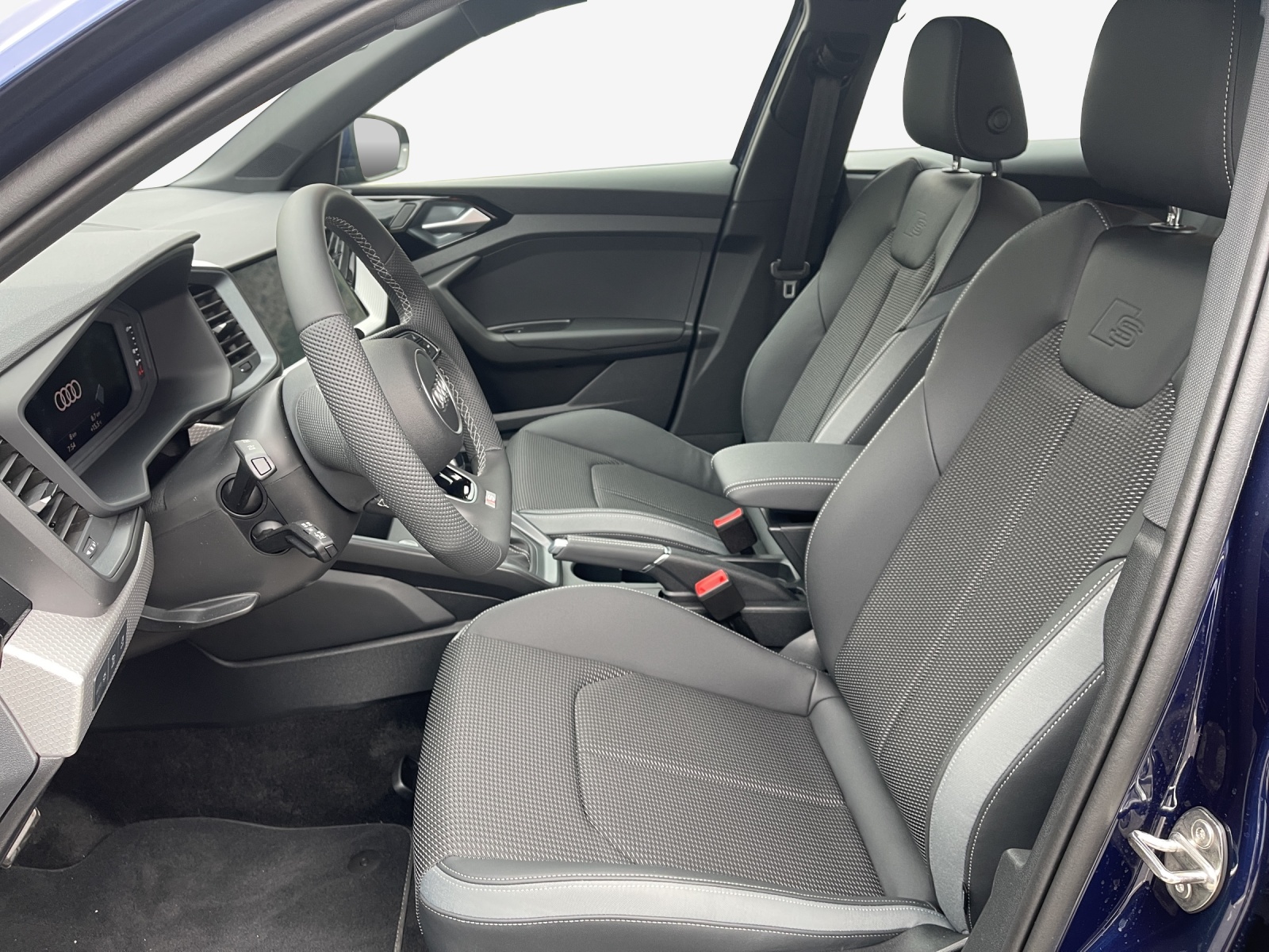 AUDI A1 Sportback 30 TFSI Attraction S-tronic-image-3