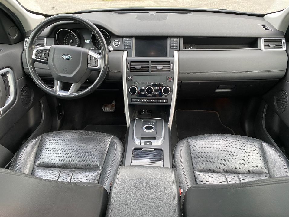 LAND ROVER Discovery Sport 2.0 TD4 Advantage AT9-image-4