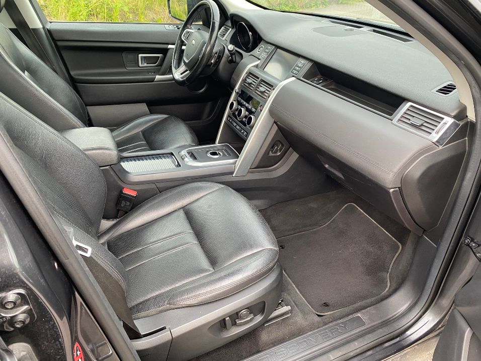 LAND ROVER Discovery Sport 2.0 TD4 Advantage AT9-image-5