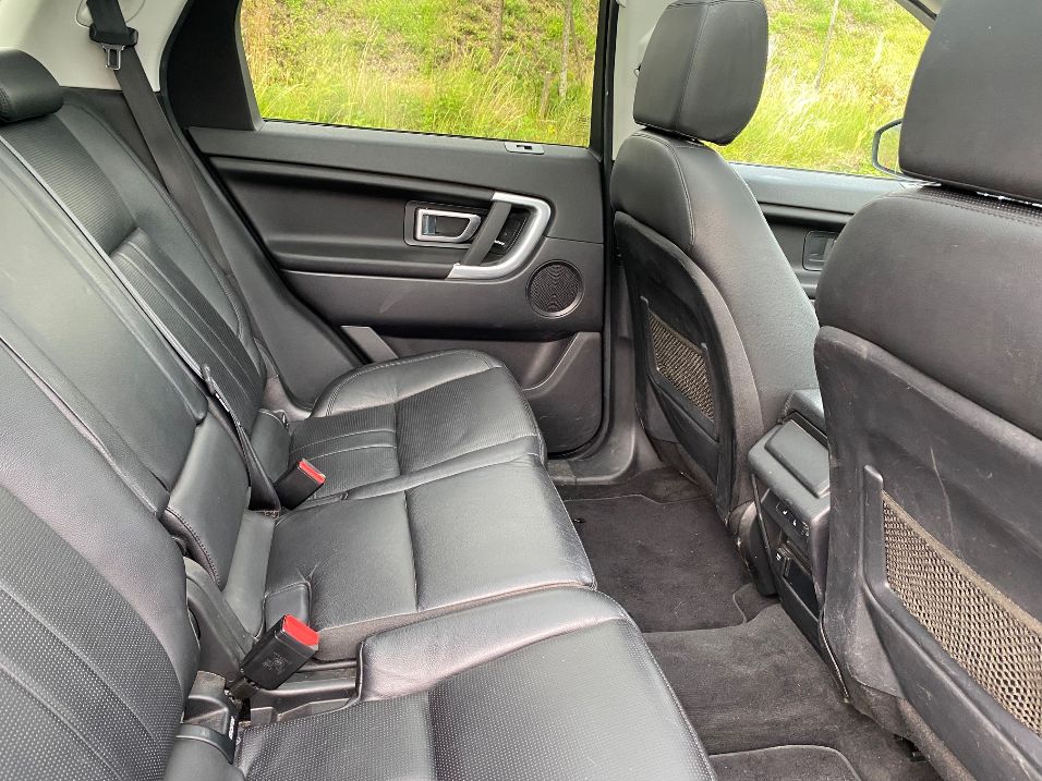 LAND ROVER Discovery Sport 2.0 TD4 Advantage AT9-image-6