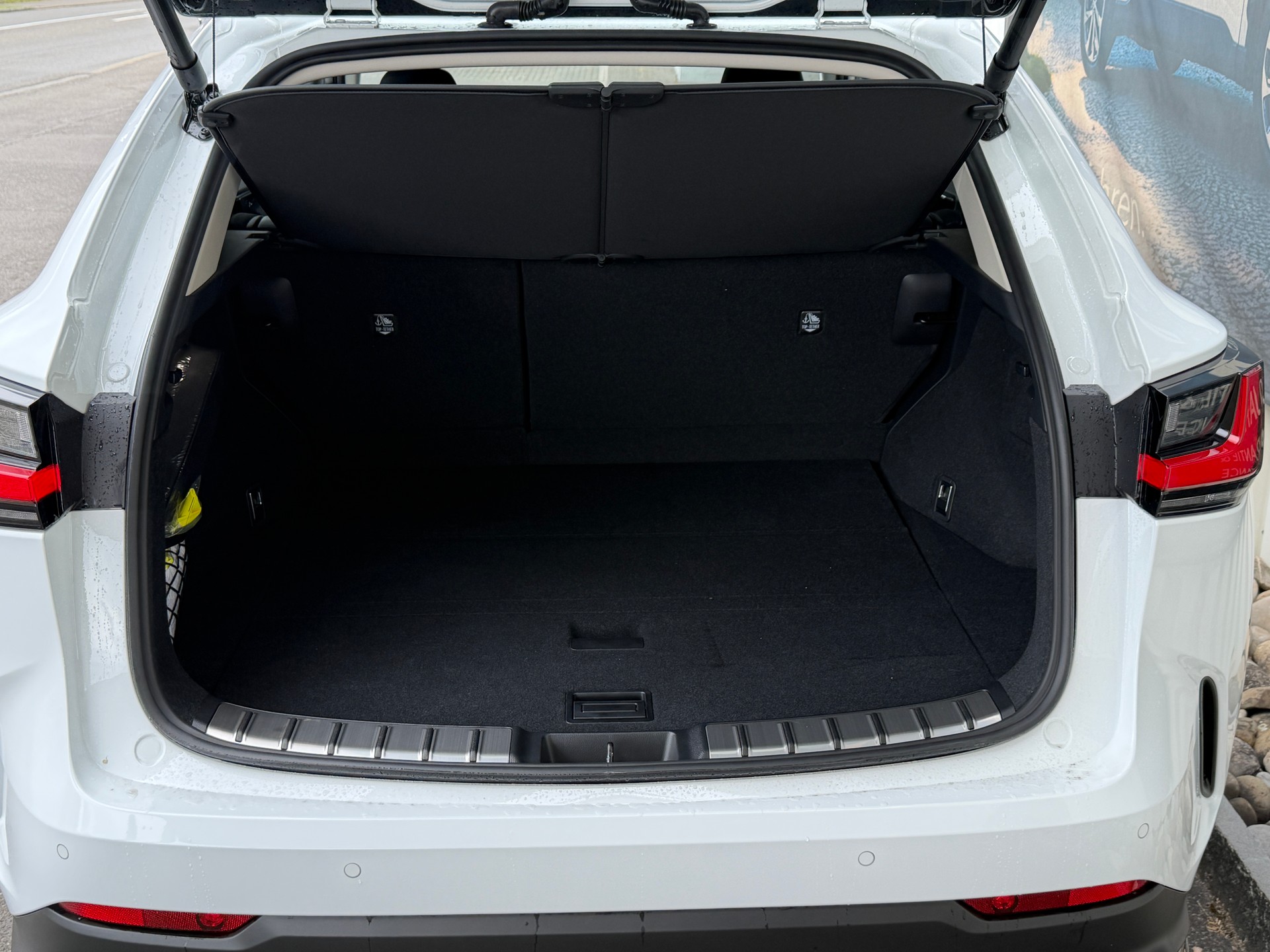LEXUS NX 450h+ E-FOUR Comfort-image-6