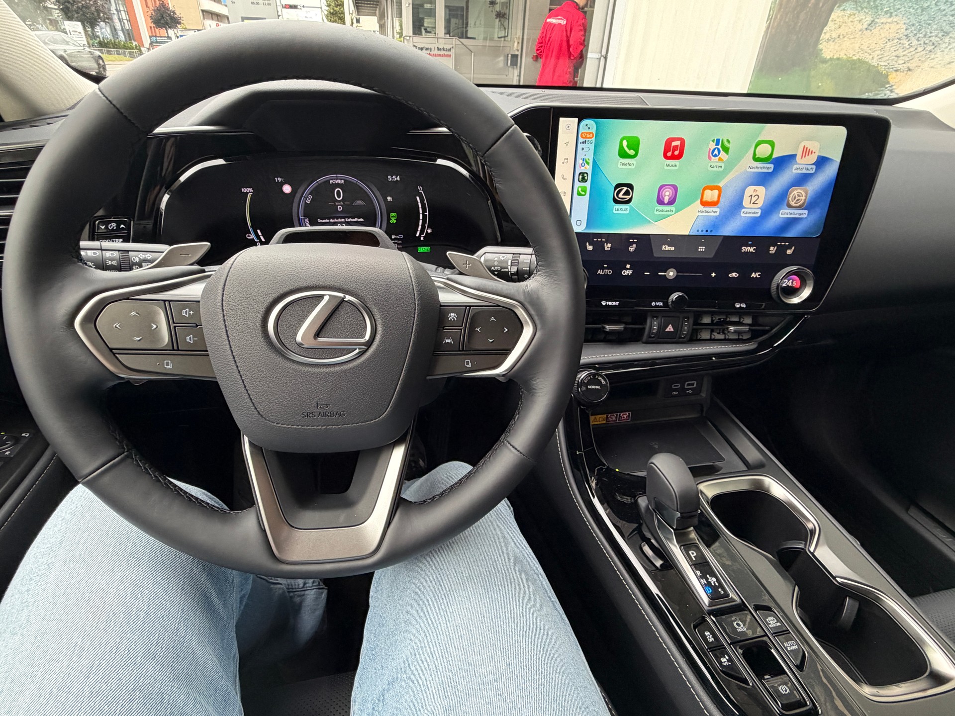 LEXUS NX 450h+ E-FOUR Comfort-image-21