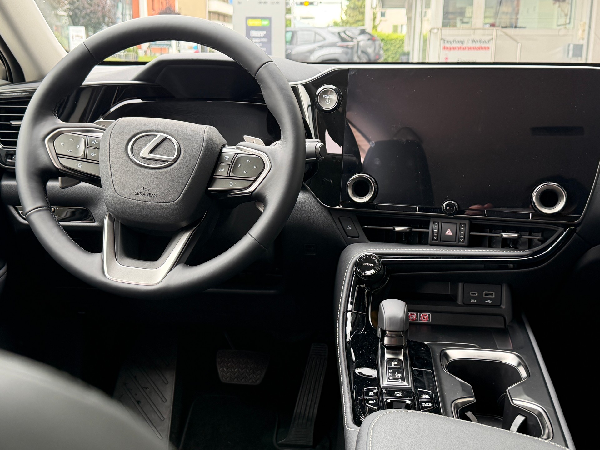 LEXUS NX 450h+ E-FOUR Comfort-image-10