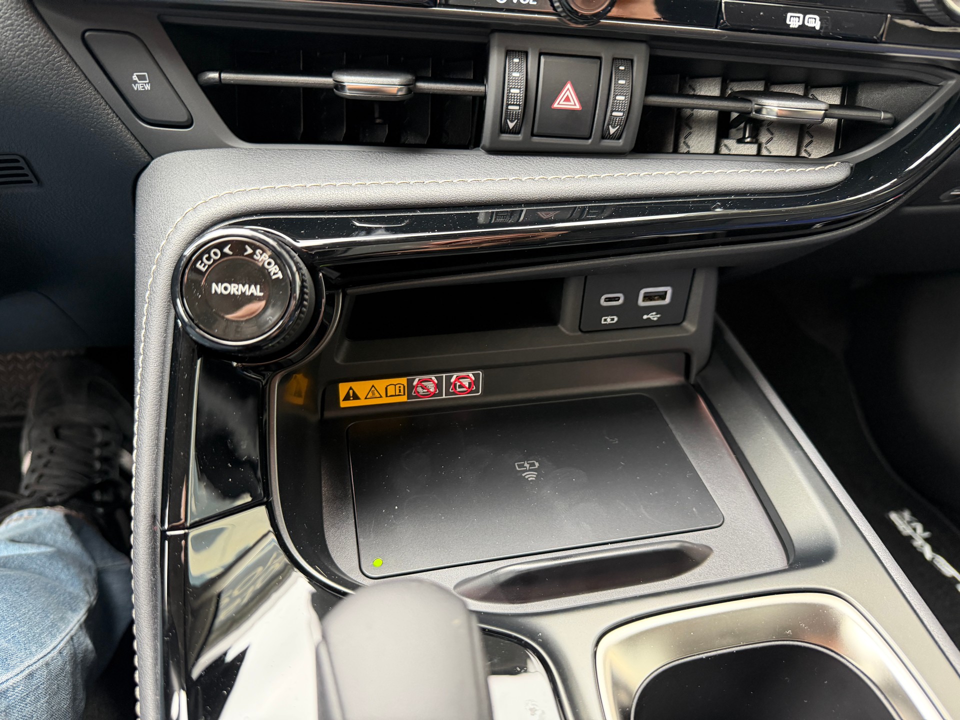 LEXUS NX 450h+ E-FOUR Comfort-image-17